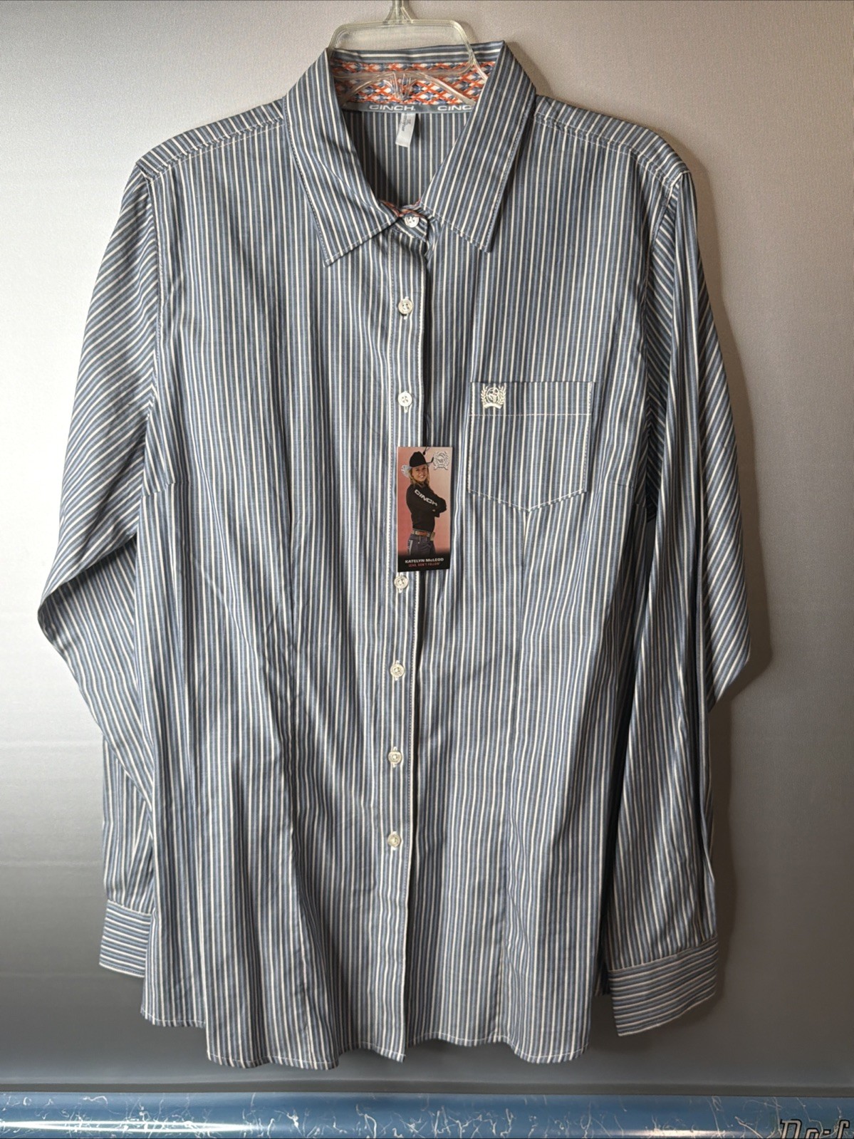 Cinch® Ladies Blue/cream Pinstripe Button Down Shirt XXL NWT Cinch® Ladies Blue/cream Pinstripe Button Down Shirt XXL NWT