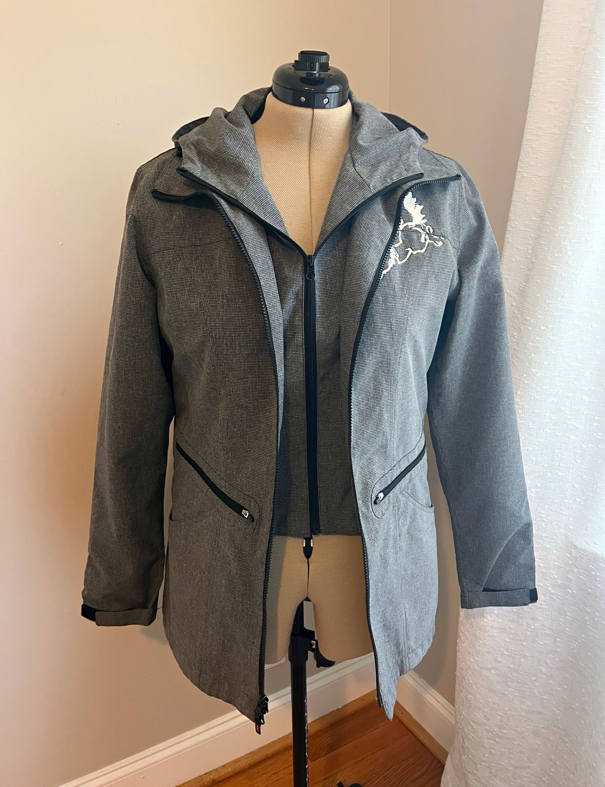 Kerrits Women\'s Gray Hooded Equestrian Jacket Horse Print Logo Size M Kerrits Women\'s Gray Hooded Equestrian Jacket Horse Print Logo Size M