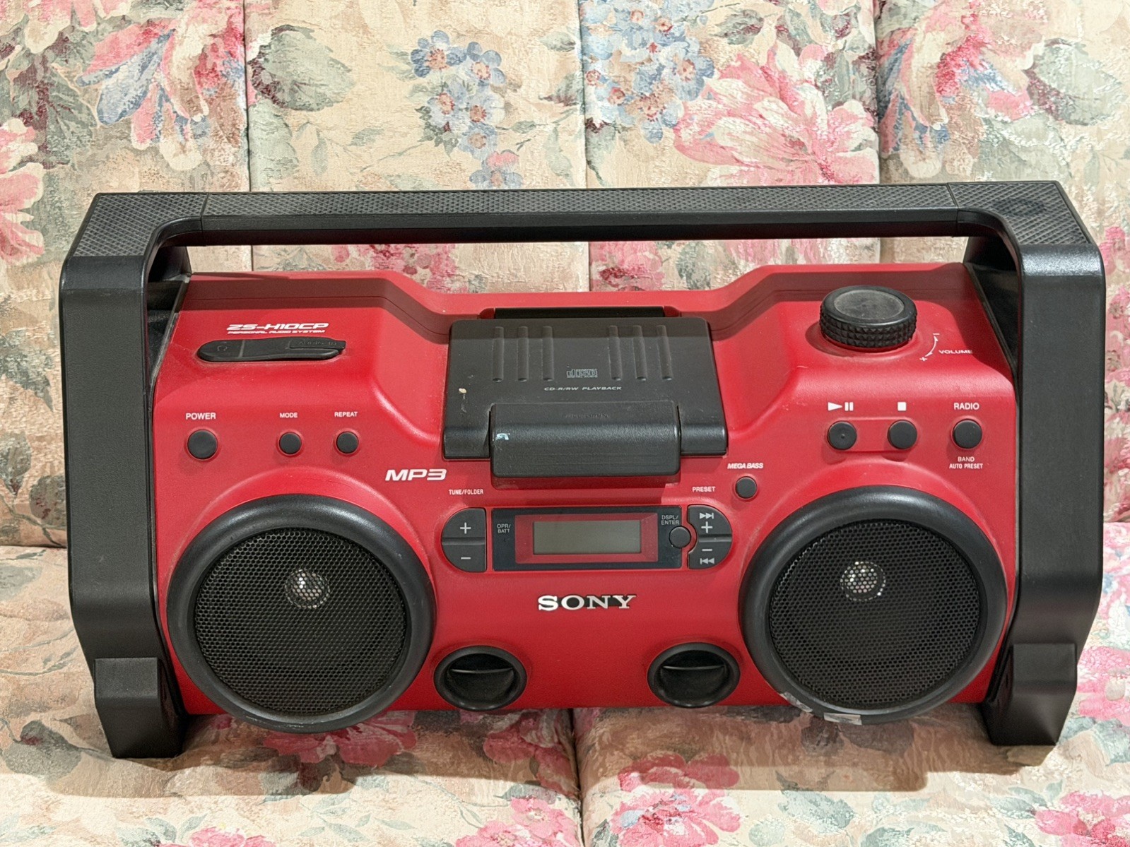 VTG Sony ZS-H10CP Radio Boombox AM/FM/CD Portable Heavy Duty Water-Resistant VTG Sony ZS-H10CP Radio Boombox AM/FM/CD Portable Heavy Duty Water-Resistant