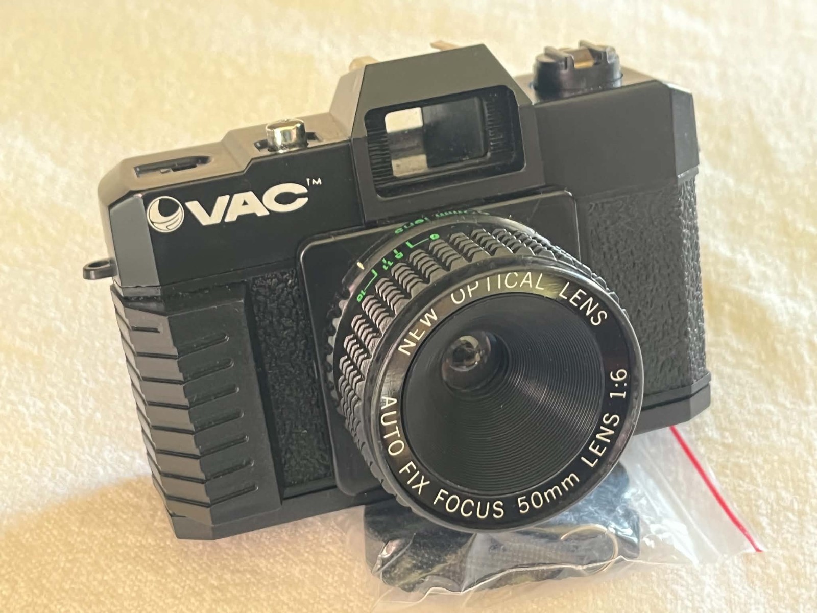 📸 Vintage VAC 35mm Film Camera – 50mm f/1.6 Lens w/ Case and Instructions 📸 Vintage VAC 35mm Film Camera – 50mm f/1.6 Lens w/ Case and Instructions
