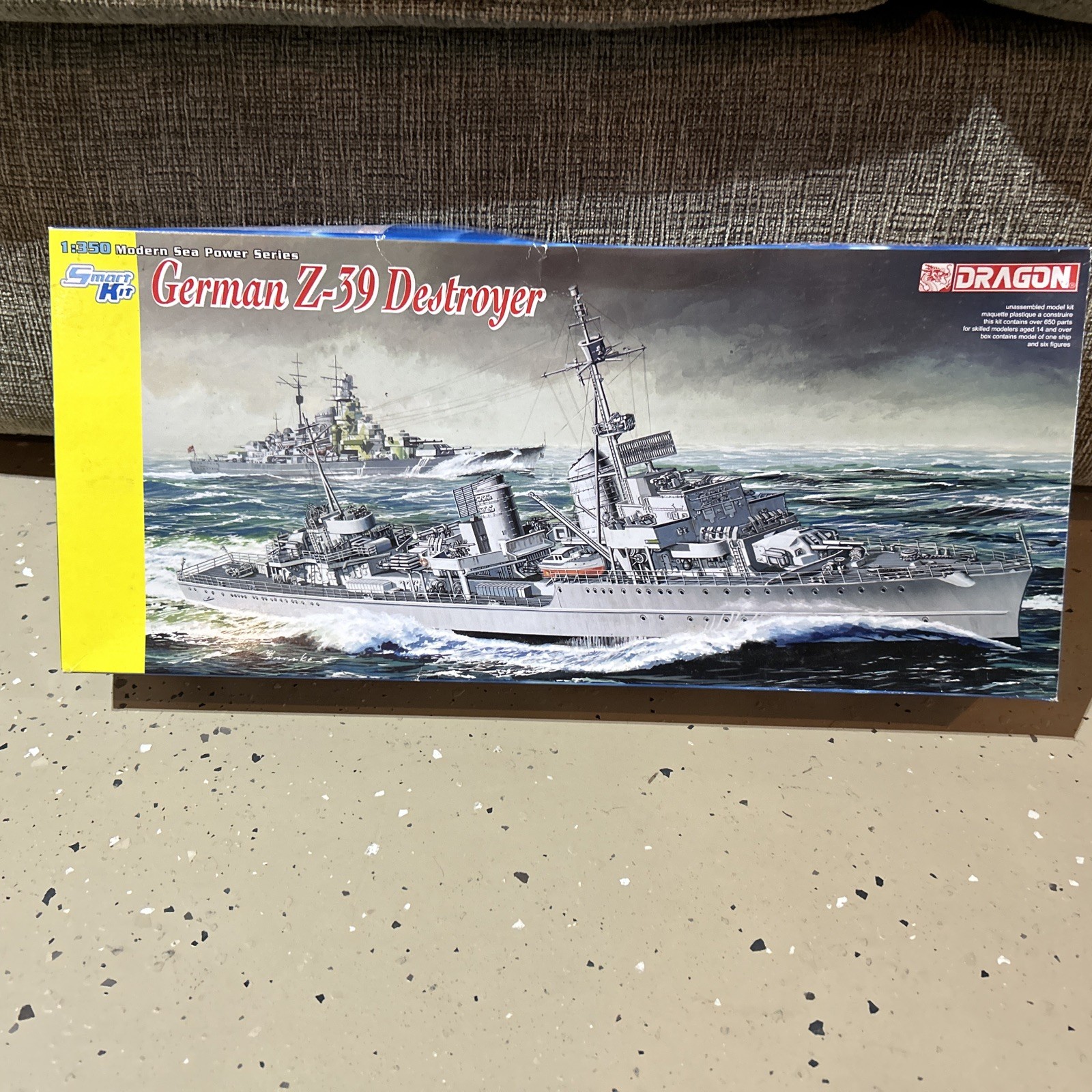 DRAGON SMART KIT #1037 1:350 WWII GERMAN Z-39 DESTROYER DRAGON SMART KIT #1037 1:350 WWII GERMAN Z-39 DESTROYER