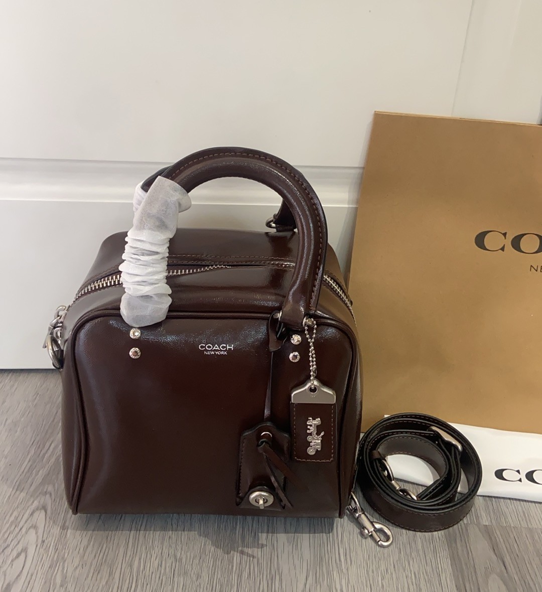 Cube Rogue Bag 20 Shoulder Bag CBH04 Outlet NEW leather Cube Rogue Bag 20 Shoulder Bag CBH04 Outlet NEW leather