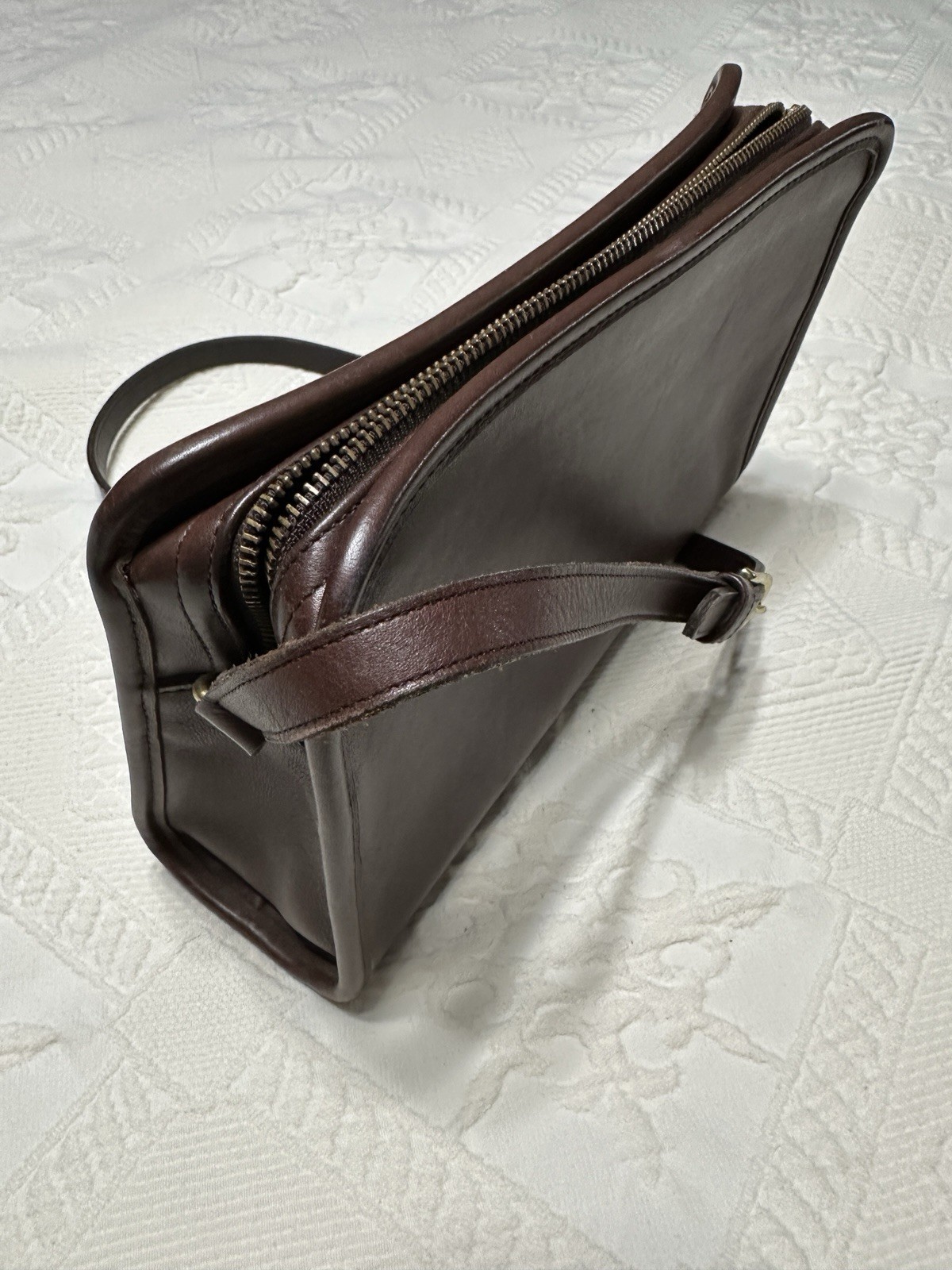 Vintage COACH Equestrian Slim Mahogany Leather; Zippered Crossbody Bag Vintage COACH Equestrian Slim Mahogany Leather; Zippered Crossbody Bag