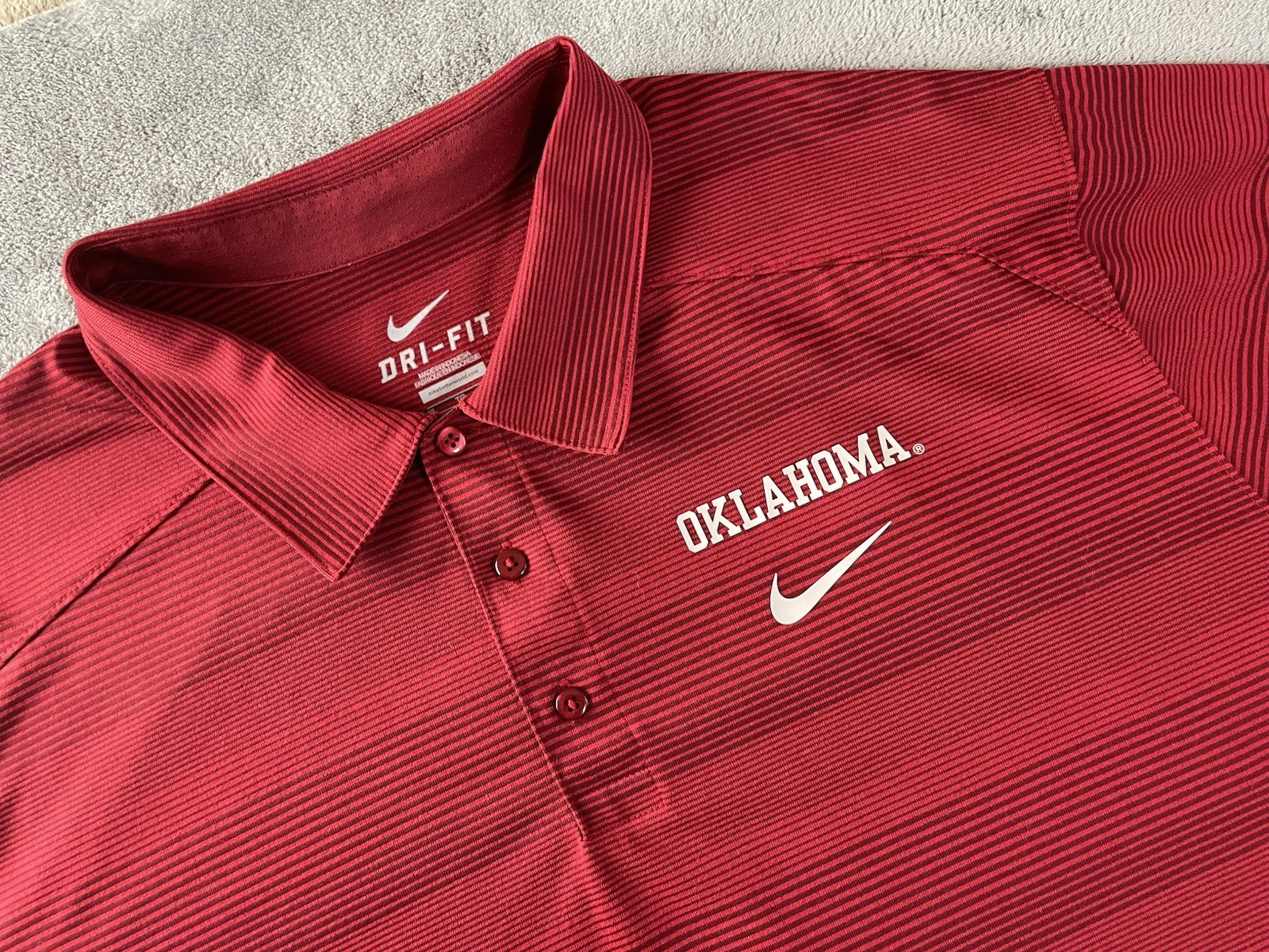 Nike Dri-Fit Oklahoma Sooners OU Polo Shirt Mens XL Crimson Striped Golf Casual Nike Dri-Fit Oklahoma Sooners OU Polo Shirt Mens XL Crimson Striped Golf Casual