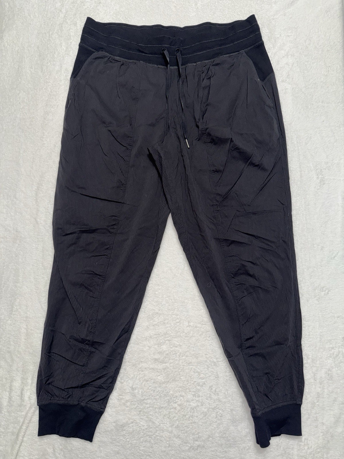 Lululemon Women\'s Activewear Drawstring Black Pants Pull-On Joggers Size 14