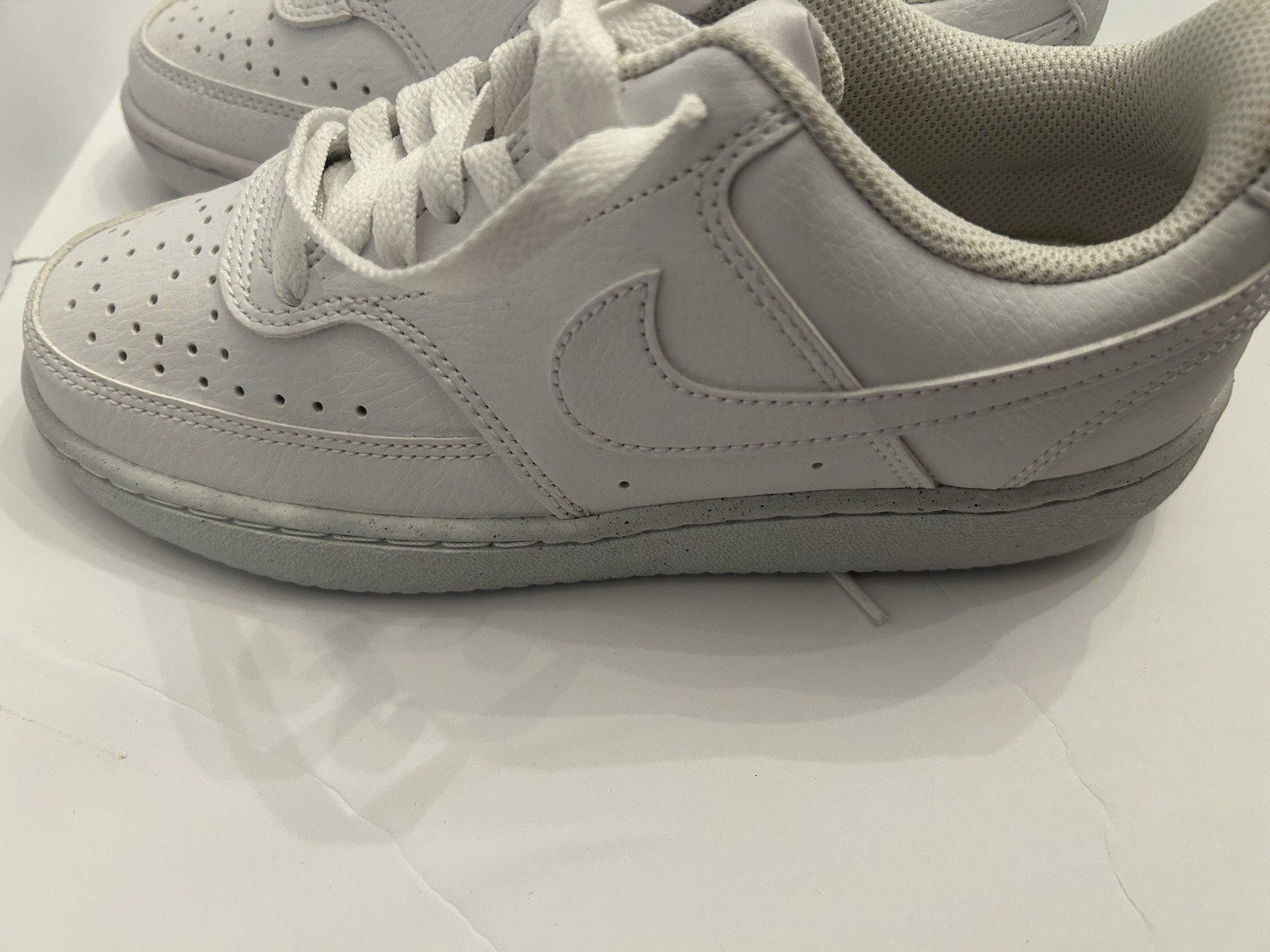 Nike Women’s Sz 6 Court Vision Low - New No Box