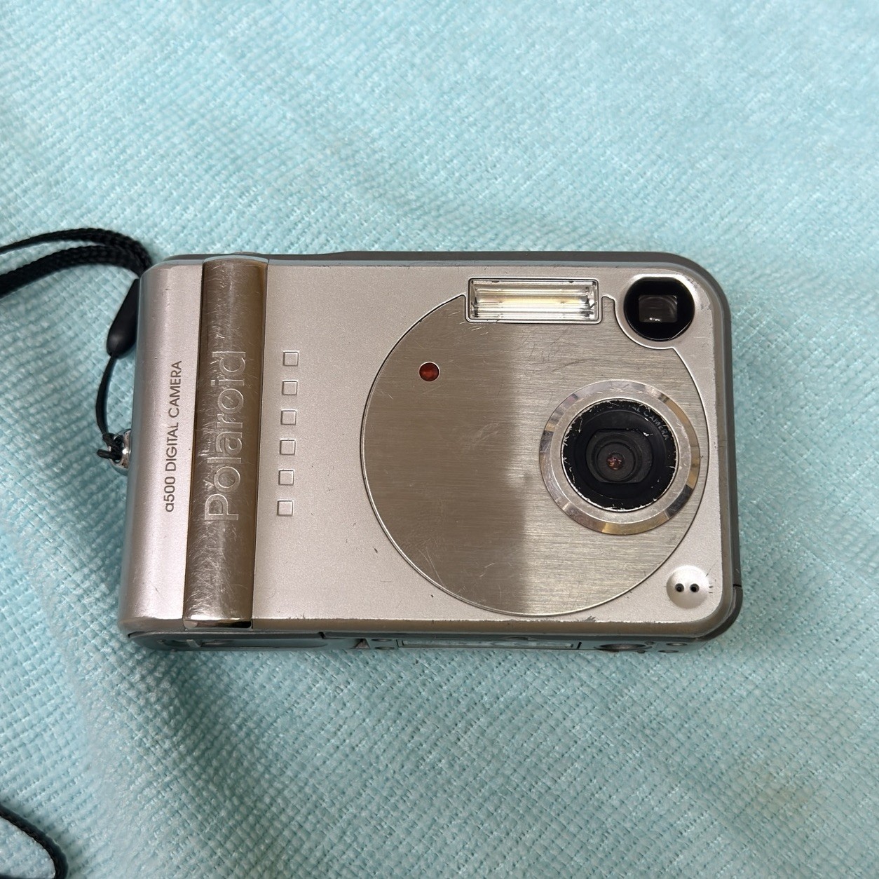 VINTAGE POLAROID A500 5.1MP SILVER FLIP SCREEN DIGITAL CAMERA TESTED AND WORKING VINTAGE POLAROID A500 5.1MP SILVER FLIP SCREEN DIGITAL CAMERA TESTED AND WORKING