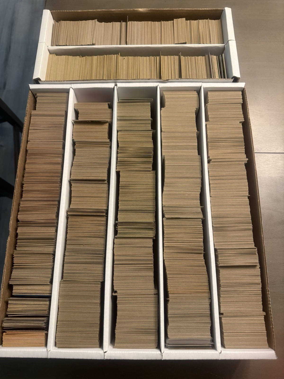 HUGE VINTAGE FOOTBALL LOT WITH STARS AROUND 6500 CARDS HUGE VINTAGE FOOTBALL LOT WITH STARS AROUND 6500 CARDS