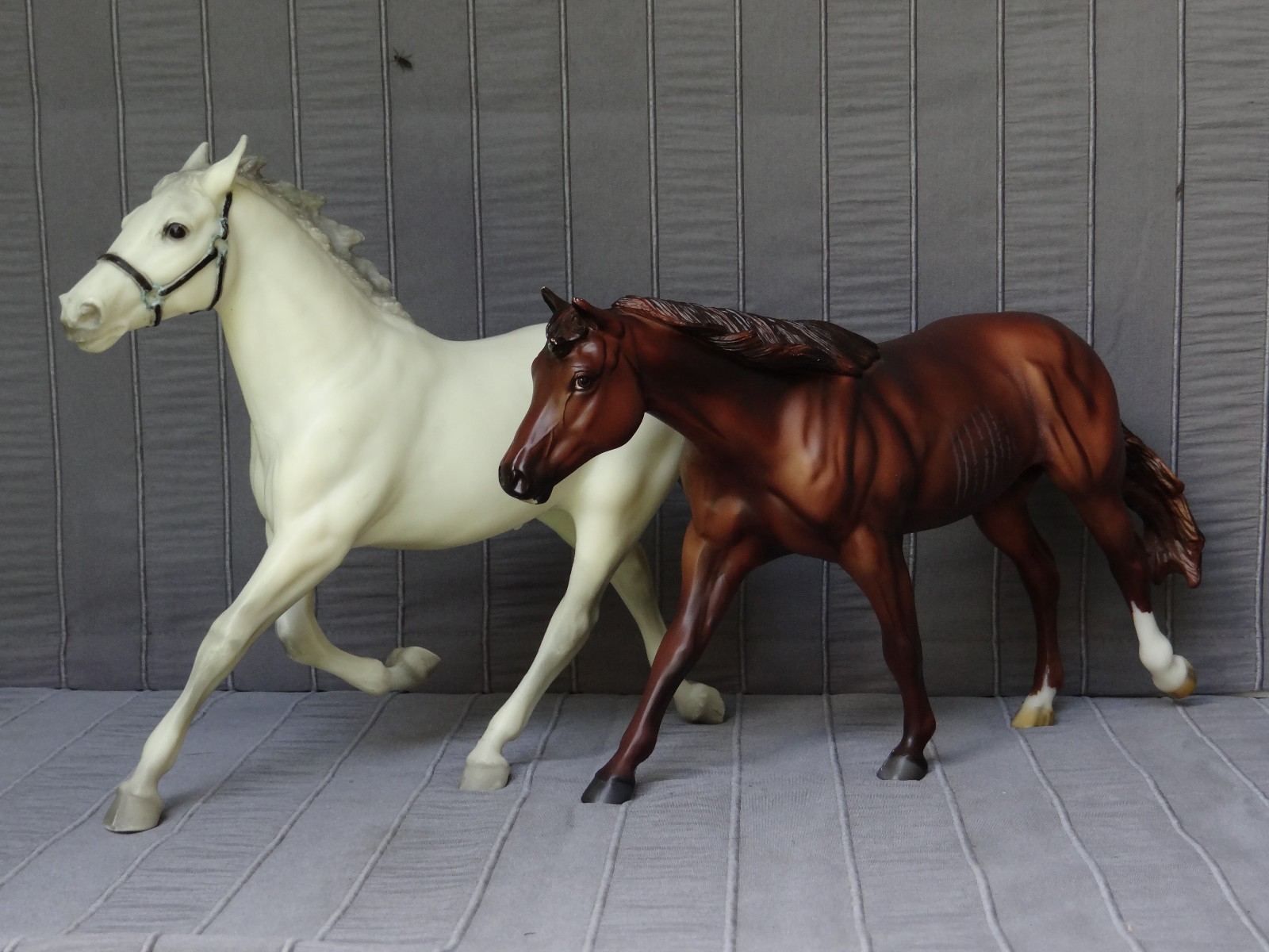 Lot Of 2 Trad. Breyers Horses- Ltd. Ed. Pacer & Don\'t Think Twice -(Roxy Mold) Lot Of 2 Trad. Breyers Horses- Ltd. Ed. Pacer & Don\'t Think Twice -(Roxy Mold)