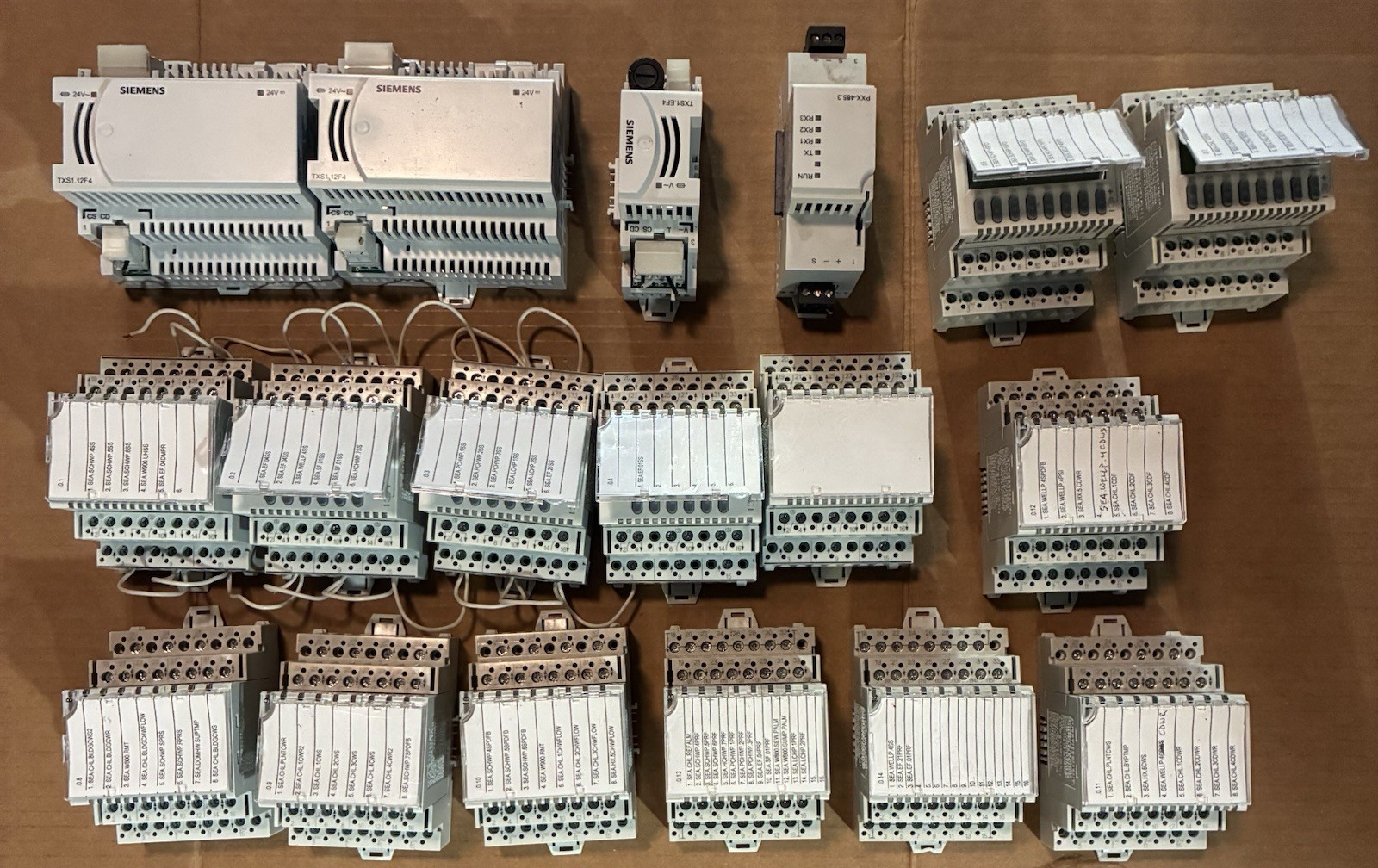 Lot SIEMENS IO, Power Supply And 485 Comm Modules. Lot SIEMENS IO, Power Supply And 485 Comm Modules.