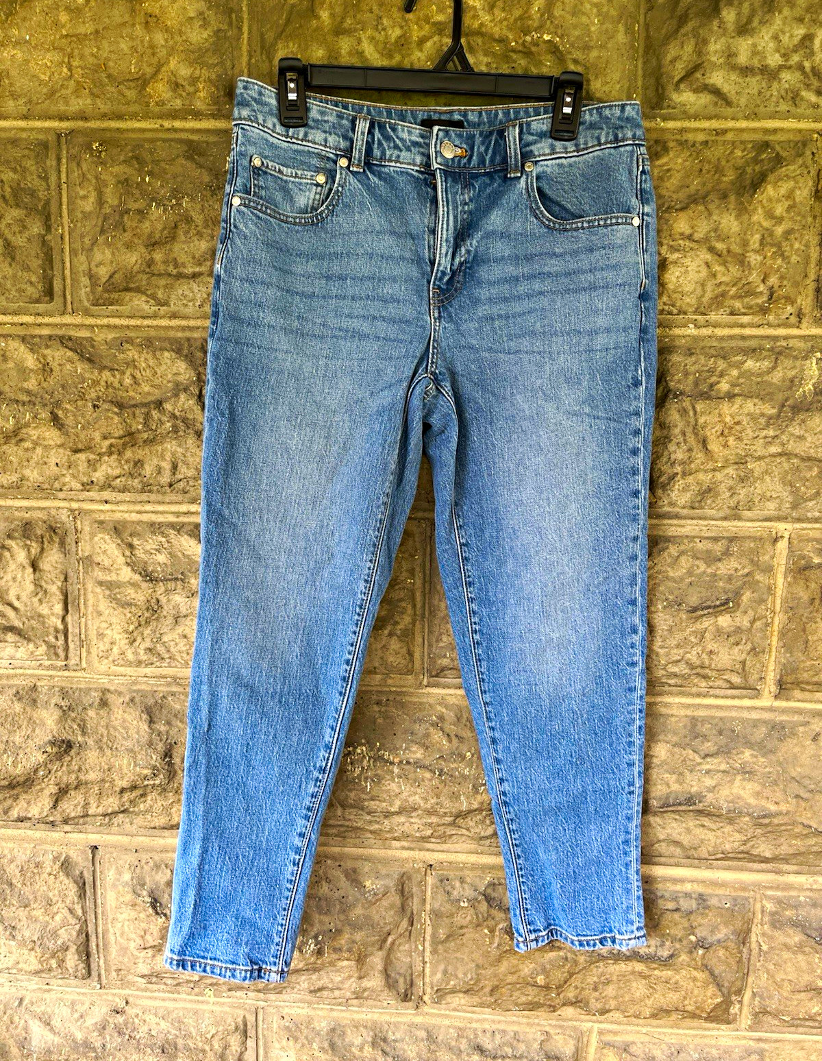 Talbots Everyday Relaxed Jean Women\'s Size 6P Light Wash Mid Rise Tapered Jeans