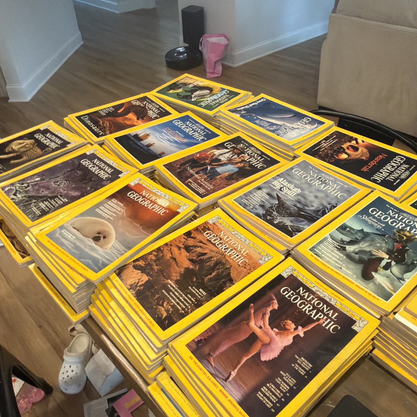 Vintage Lot of 10 National Geographic Magazines  70s 80s 90s 00 Random Pick