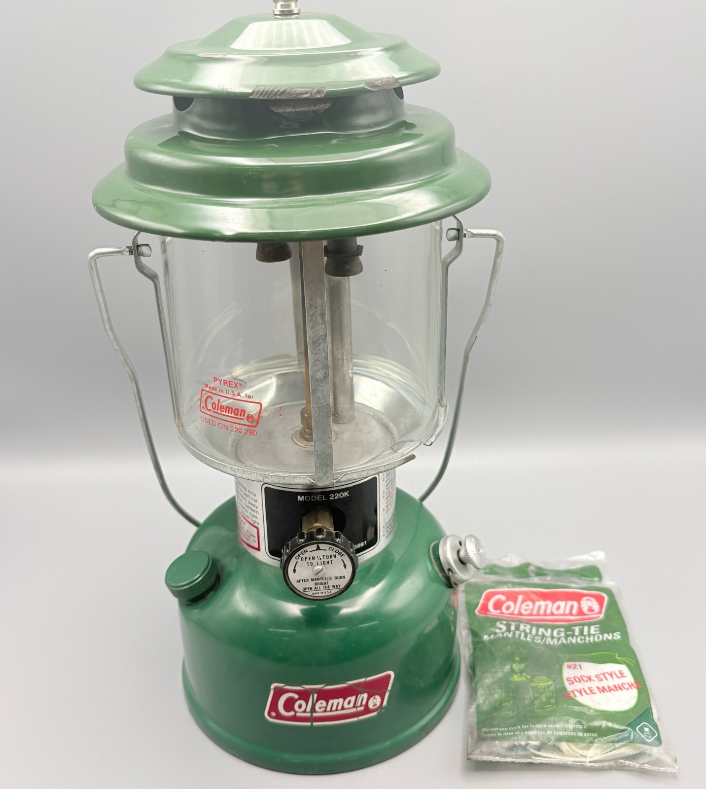 Vintage 1982 Coleman Lantern 220K Double Two Mantle Model 220E5891 Vintage 1982 Coleman Lantern 220K Double Two Mantle Model 220E5891