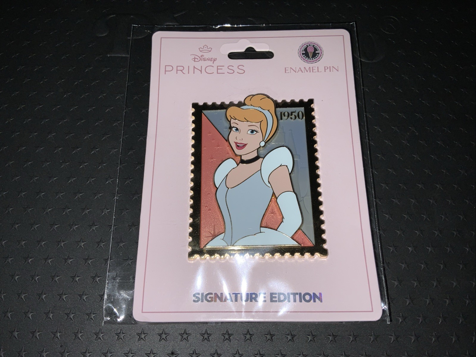 PALM Disney CINDERELLA Royal Stamp Series Jumbo Pin LE400 RARE PALM Disney CINDERELLA Royal Stamp Series Jumbo Pin LE400 RARE