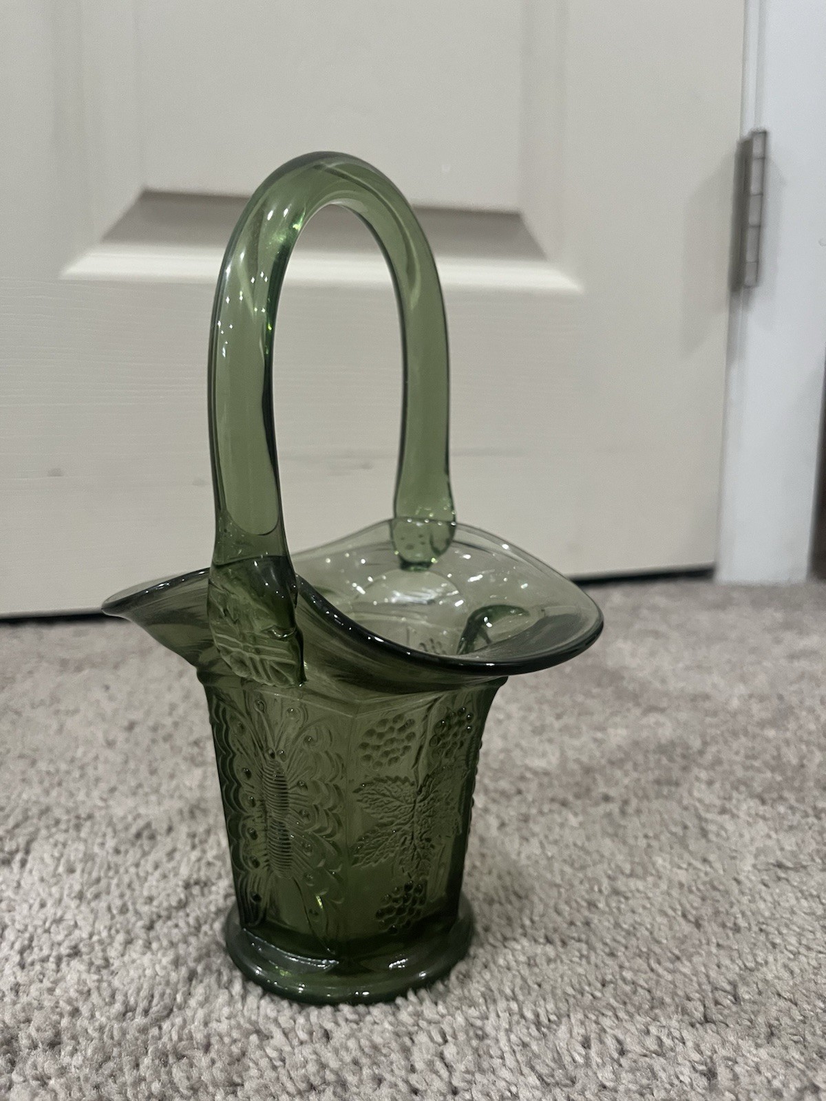 FENTON Hertiage Green Art Glass Butterfly & Berry 1980’s Basket