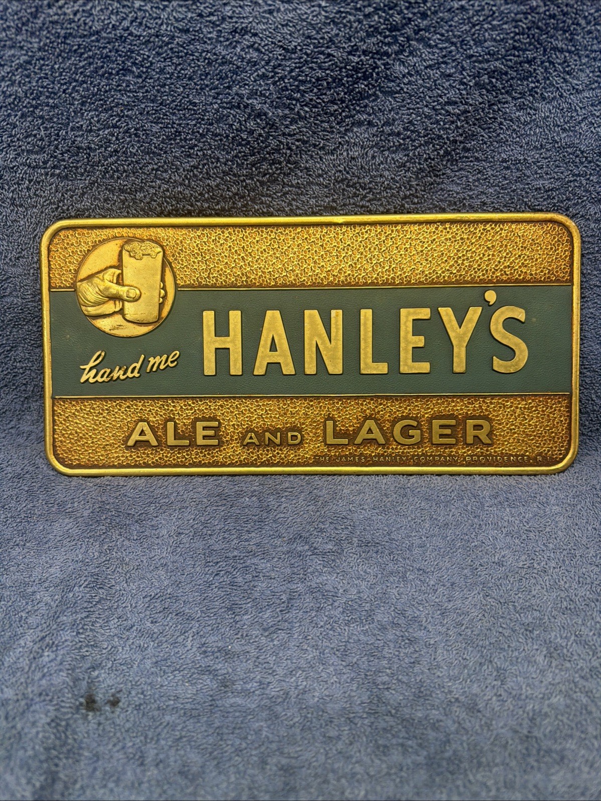 VINTAGE 1940’S HANLEY‘S BEER SIGN ALE AND LAGER PROVIDENCE, R.I 13.5” X 6.5” VINTAGE 1940’S HANLEY‘S BEER SIGN ALE AND LAGER PROVIDENCE, R.I 13.5” X 6.5”