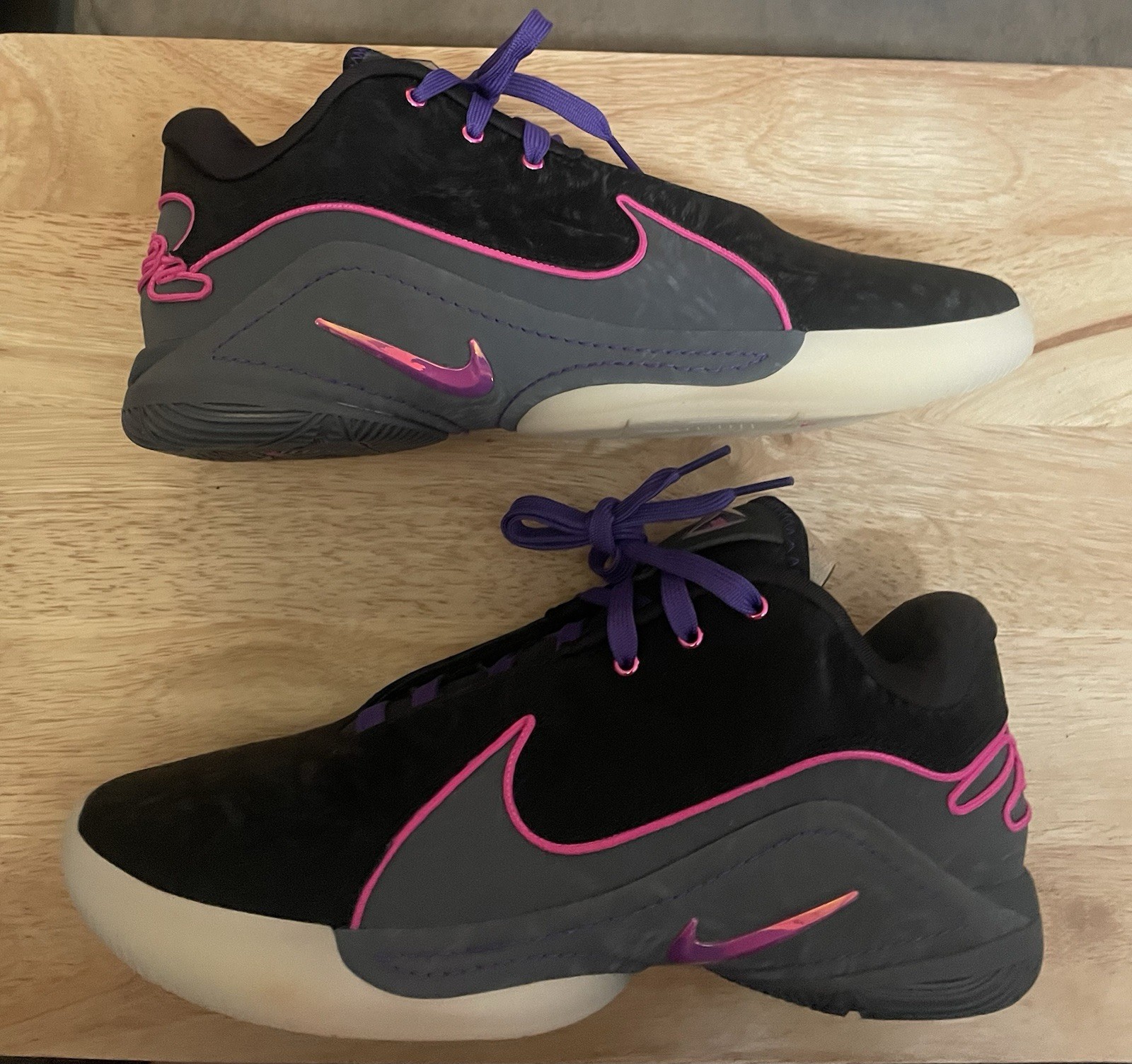 Nike LeBron 22 Blacklight Size 10M 11.5W FZ1094-001 Nike LeBron 22 Blacklight Size 10M 11.5W FZ1094-001