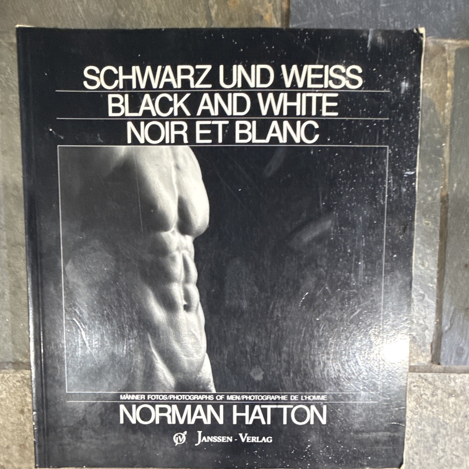 Schwarz und Weiss / Black and White / Noir et Blanc HC Norman Hatton Illus Schwarz und Weiss / Black and White / Noir et Blanc HC Norman Hatton Illus