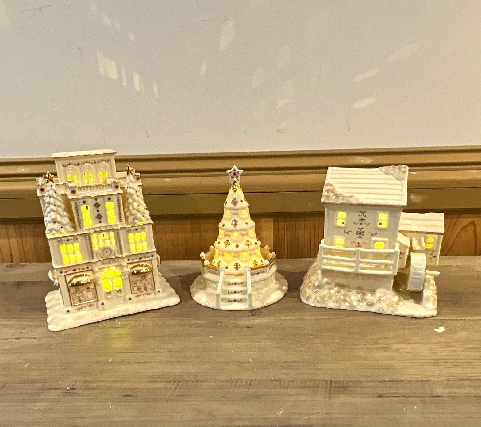 Lenox Mistletoe Park Village Treasures Collection - 3 Piece Holiday Lot Lenox Mistletoe Park Village Treasures Collection - 3 Piece Holiday Lot