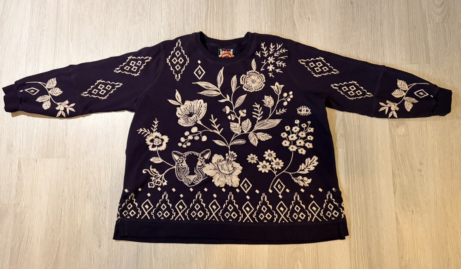Johnny Was Ivey High Slit Sweatshirt Purple Embroidered Size 1X Johnny Was Ivey High Slit Sweatshirt Purple Embroidered Size 1X