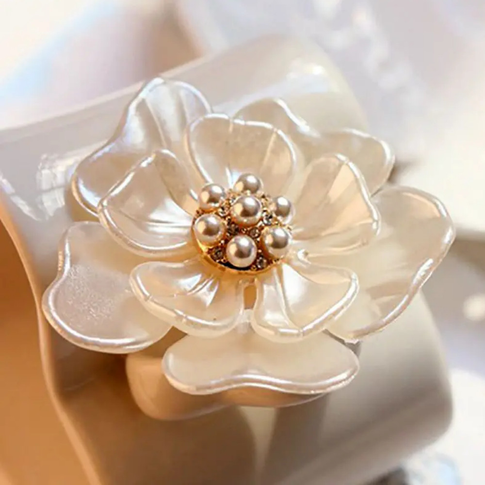 Elegant Luxury White Camellia Flower Brooch Pearl Plant Pin Summer Gift Jewelry