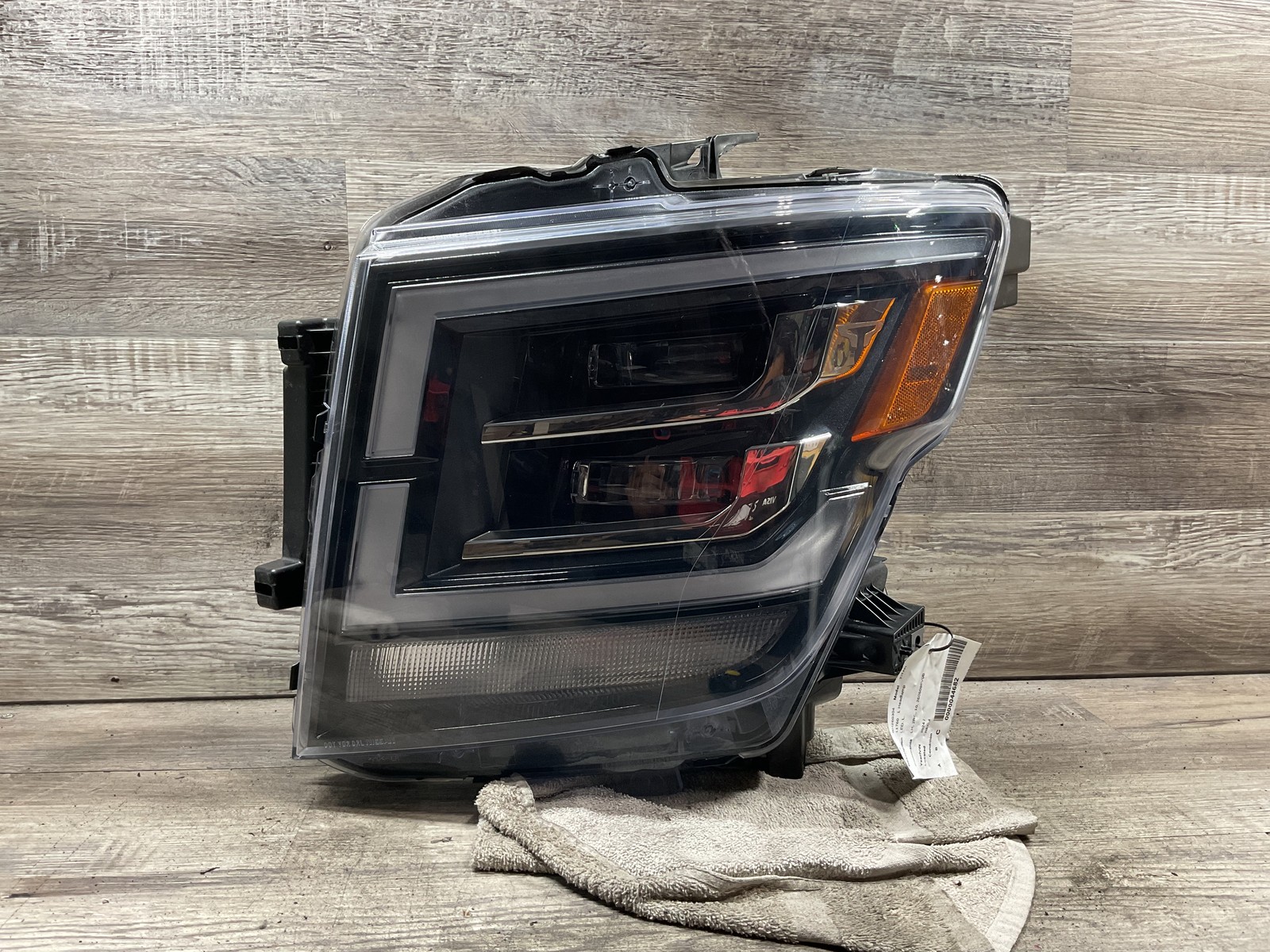USED - 2020-2024 Nissan Titan L Headlamp LED - OEM USED - 2020-2024 Nissan Titan L Headlamp LED - OEM