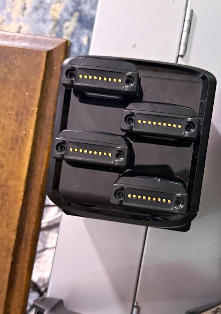 Zebra MC33 SAC-MC33-4SCHG-01 4-Slot Charging Cradle Charger w/ AC Adapter