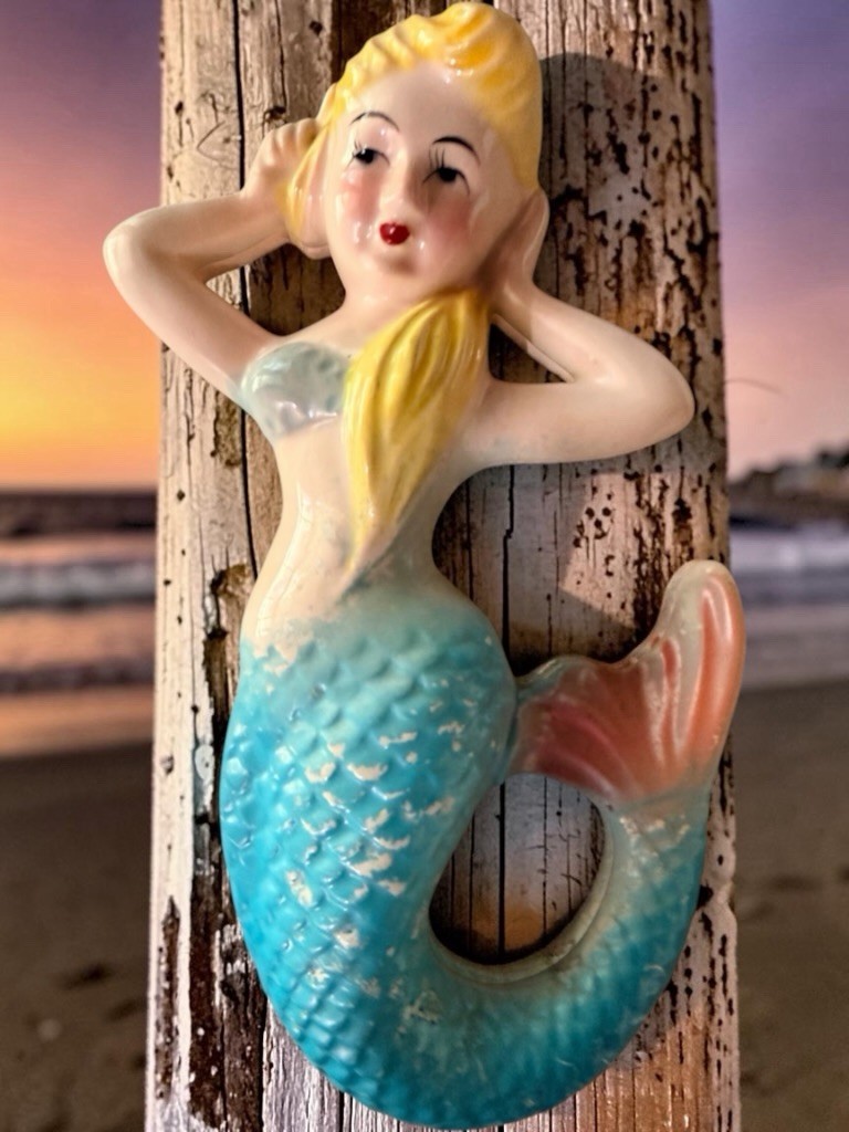 Vintage ARTMARK Mermaid Ceramic Wall Figurine Plaque 🐳🏝️