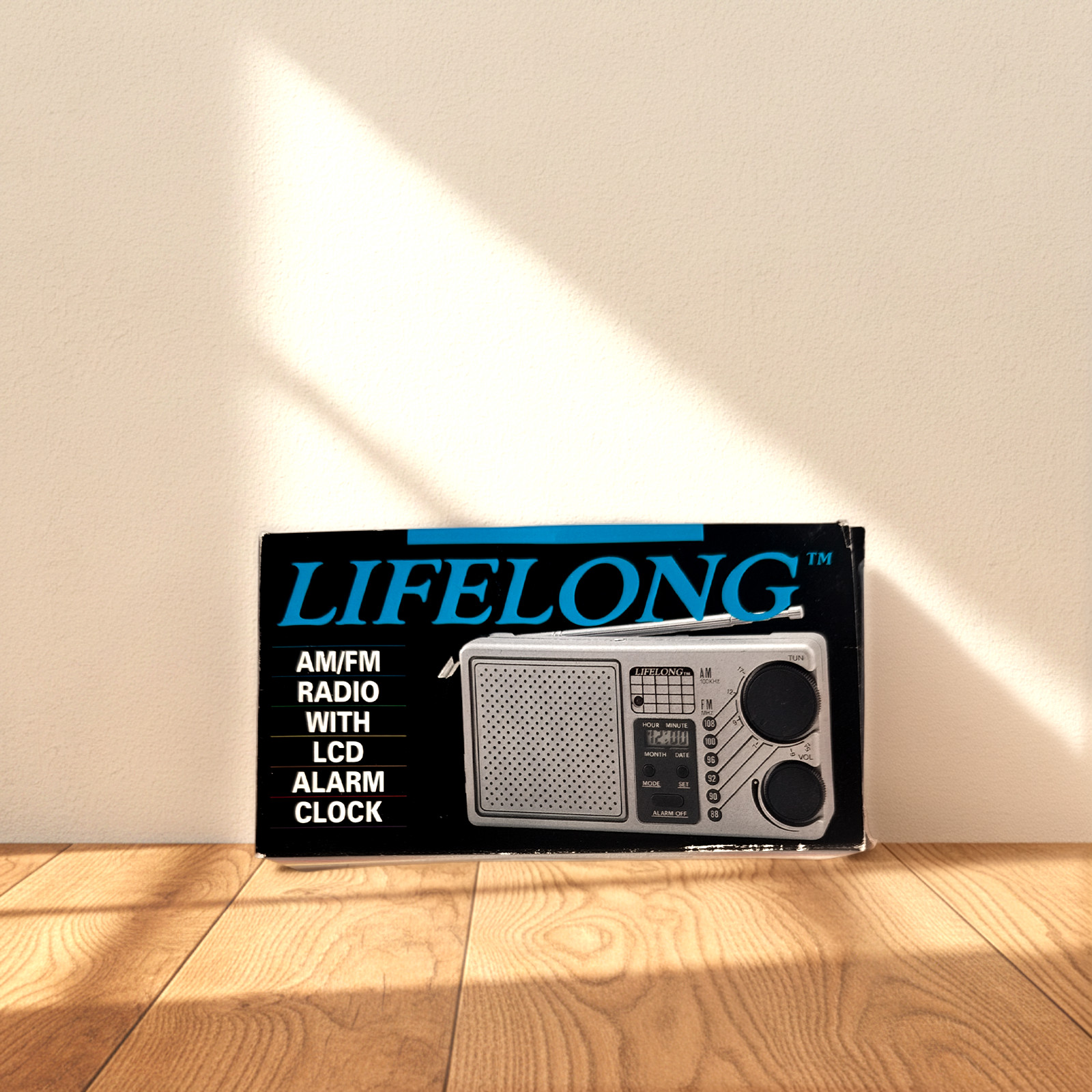 Vintage Lifelong AM/FM Radio LCD Alarm Clock Portable New In Box NOS