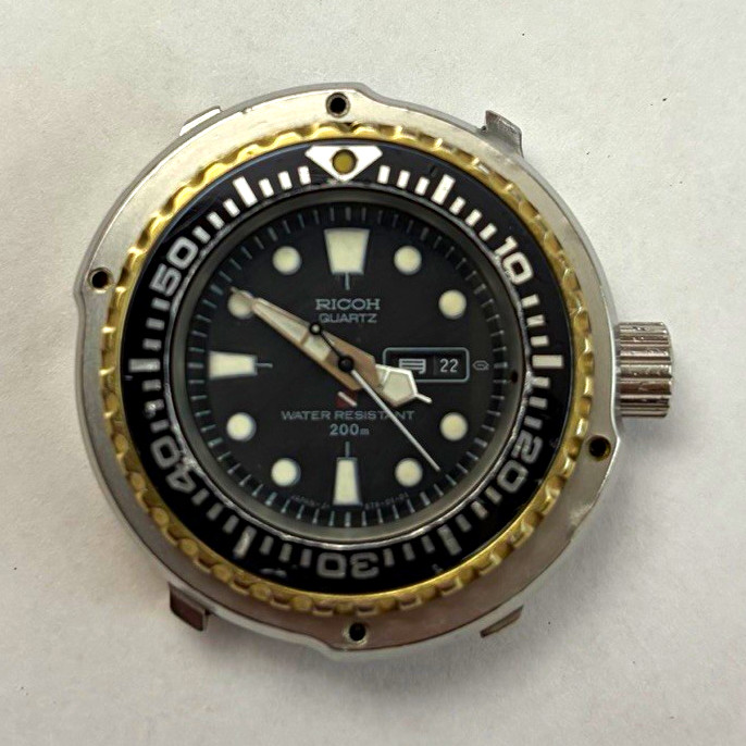 Vintage 1978 Ricoh Quartz Diver Men's Watch Mini Tuna 200m Day/Date Rare