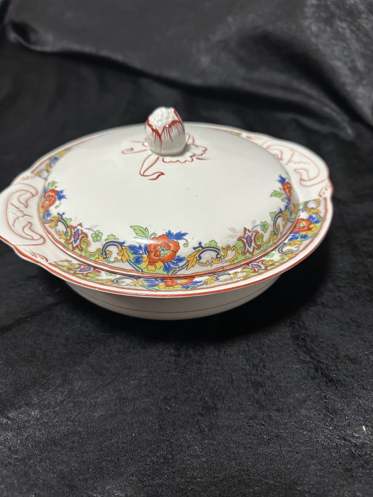 RARE ANTIQUE ALFRED MEAKIN covevered vegetable bowl MEA33 pattern. Circa 1907 RARE ANTIQUE ALFRED MEAKIN covevered vegetable bowl MEA33 pattern. Circa 1907