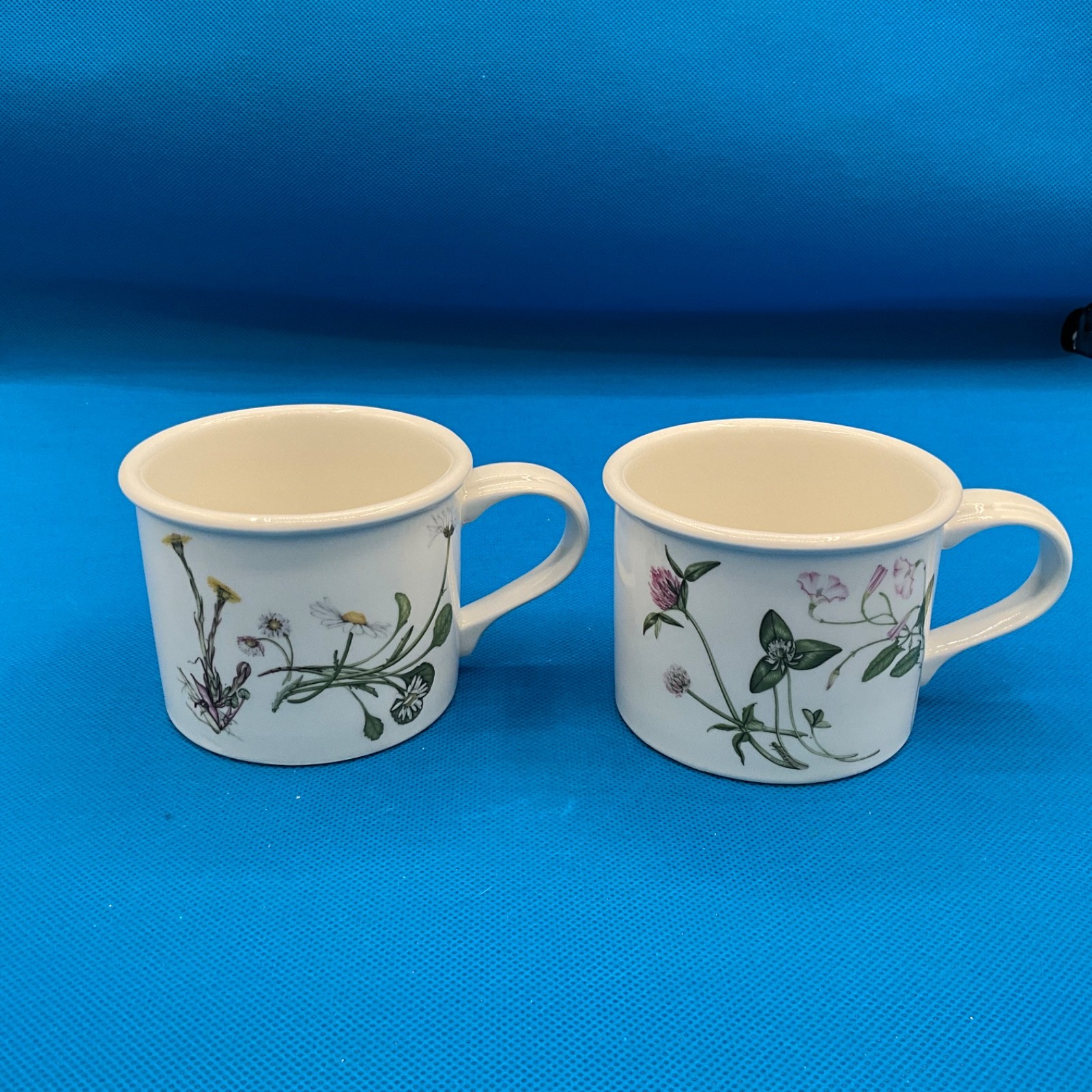 Vintg 2 English Tea Cups Portmeirion Queen\'s Hidden Garden Daisy Bindweed/Clover