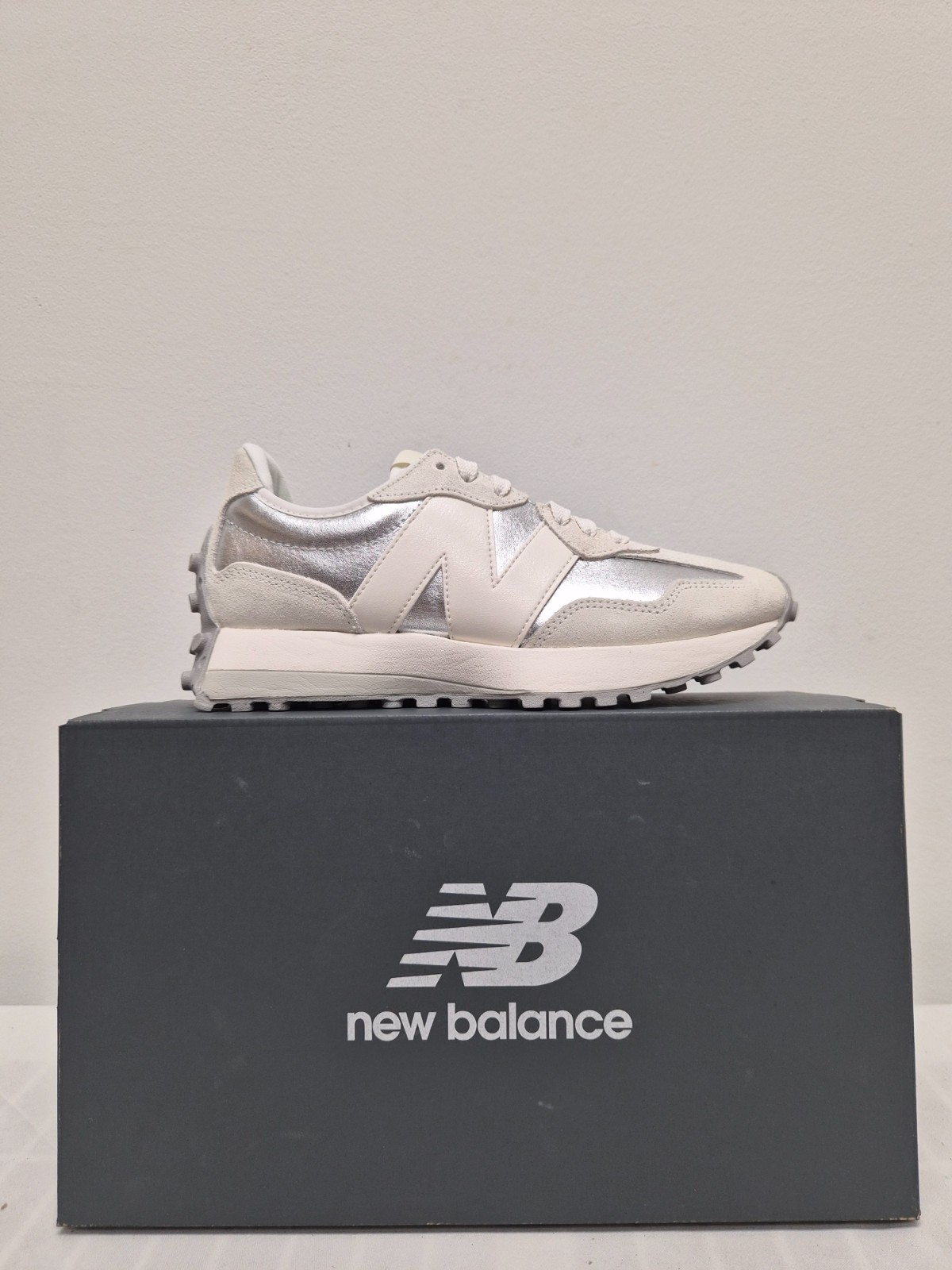 NEW BALANCE WS327GLA Women\'s NEW Medium Width