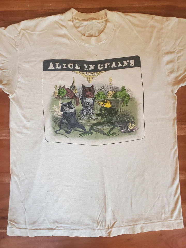 RARE Vintage 1995 Alice In Chains Unisex T-shirt RARE Vintage 1995 Alice In Chains Unisex T-shirt