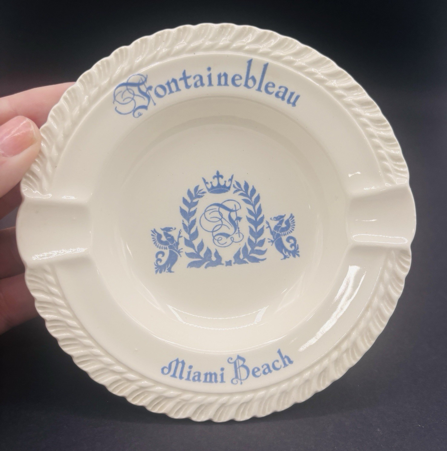 Vintage Harkerware Fontainebleau Hotel Miami Beach Ceramic Ashtray 5” EUC Rare Vintage Harkerware Fontainebleau Hotel Miami Beach Ceramic Ashtray 5” EUC Rare