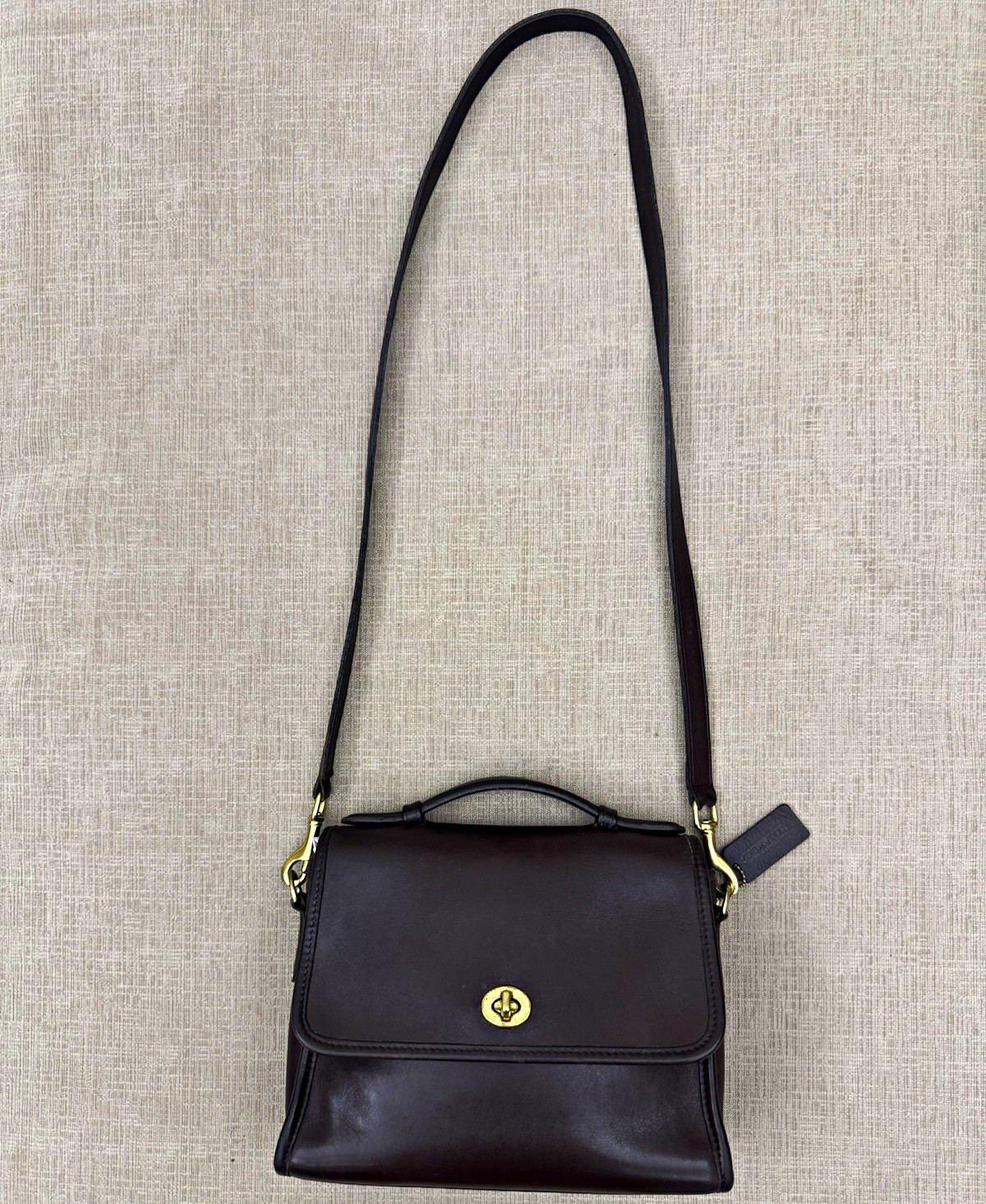 COACH RARE vintage 1996 Court Bag #9870 - MADE IN HUNGARY - Mahogany COACH RARE vintage 1996 Court Bag #9870 - MADE IN HUNGARY - Mahogany