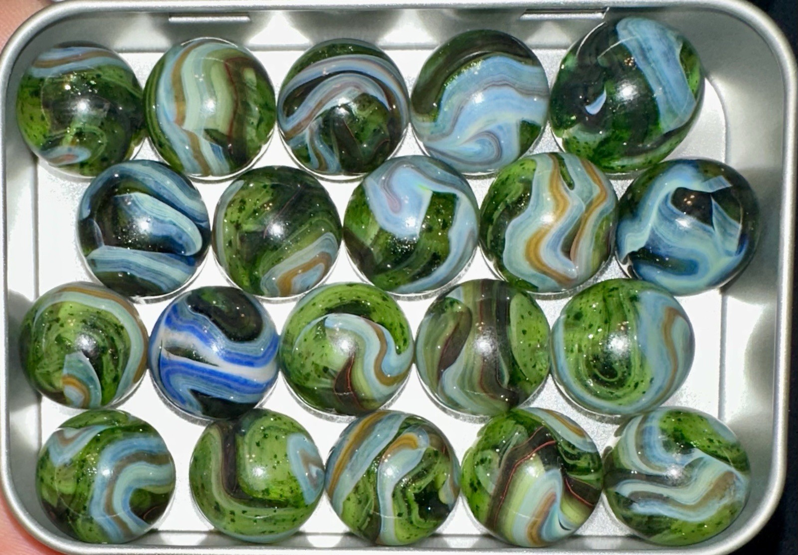 JABO COLLECTOR MARBLES,  *JOKER ULTRA* RUN Collection Tin UV GREENS D.A.S.