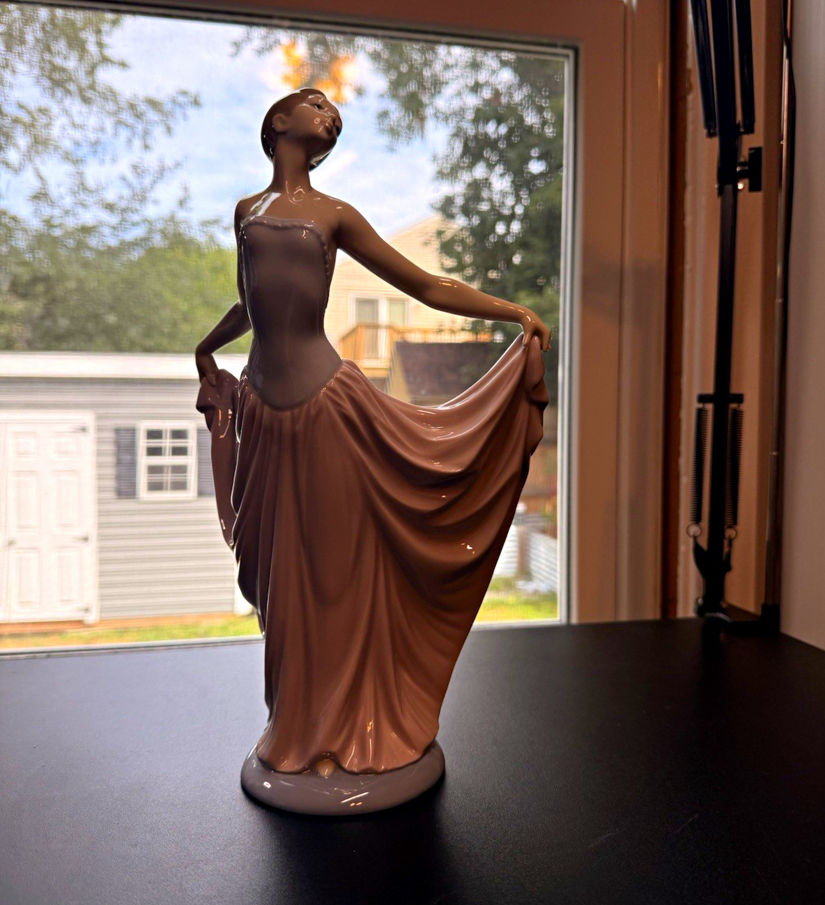 Lladro #5050 Dancer with Box Lladro #5050 Dancer with Box