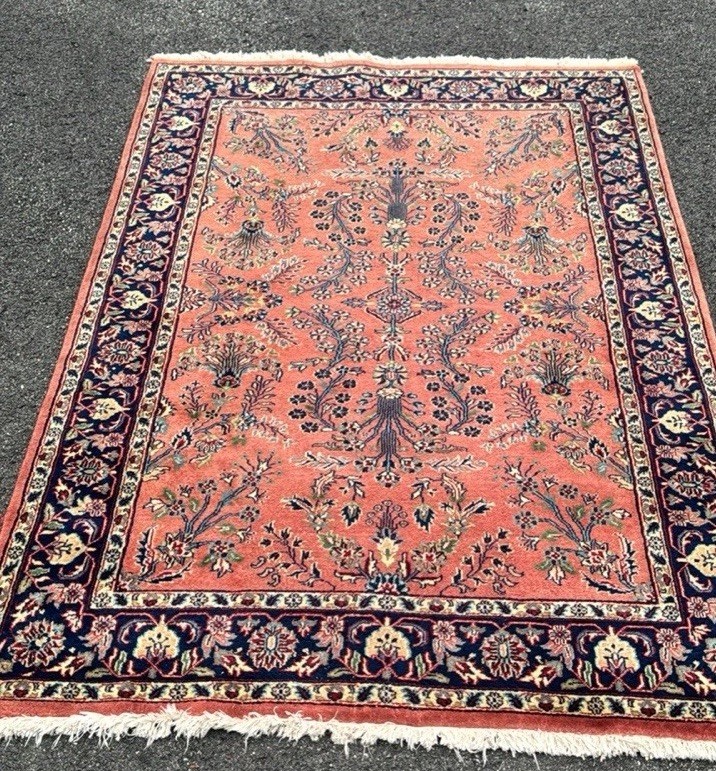 Vintage Antique Oriental style Sarouk 100% Hand Knotted wool rug Vintage Antique Oriental style Sarouk 100% Hand Knotted wool rug