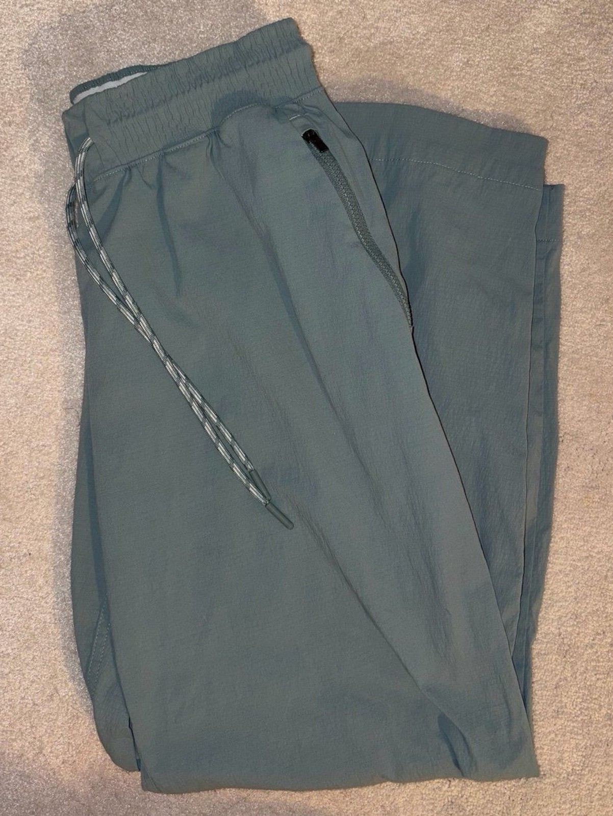 Athleta Trekkie Straight Crop Pants