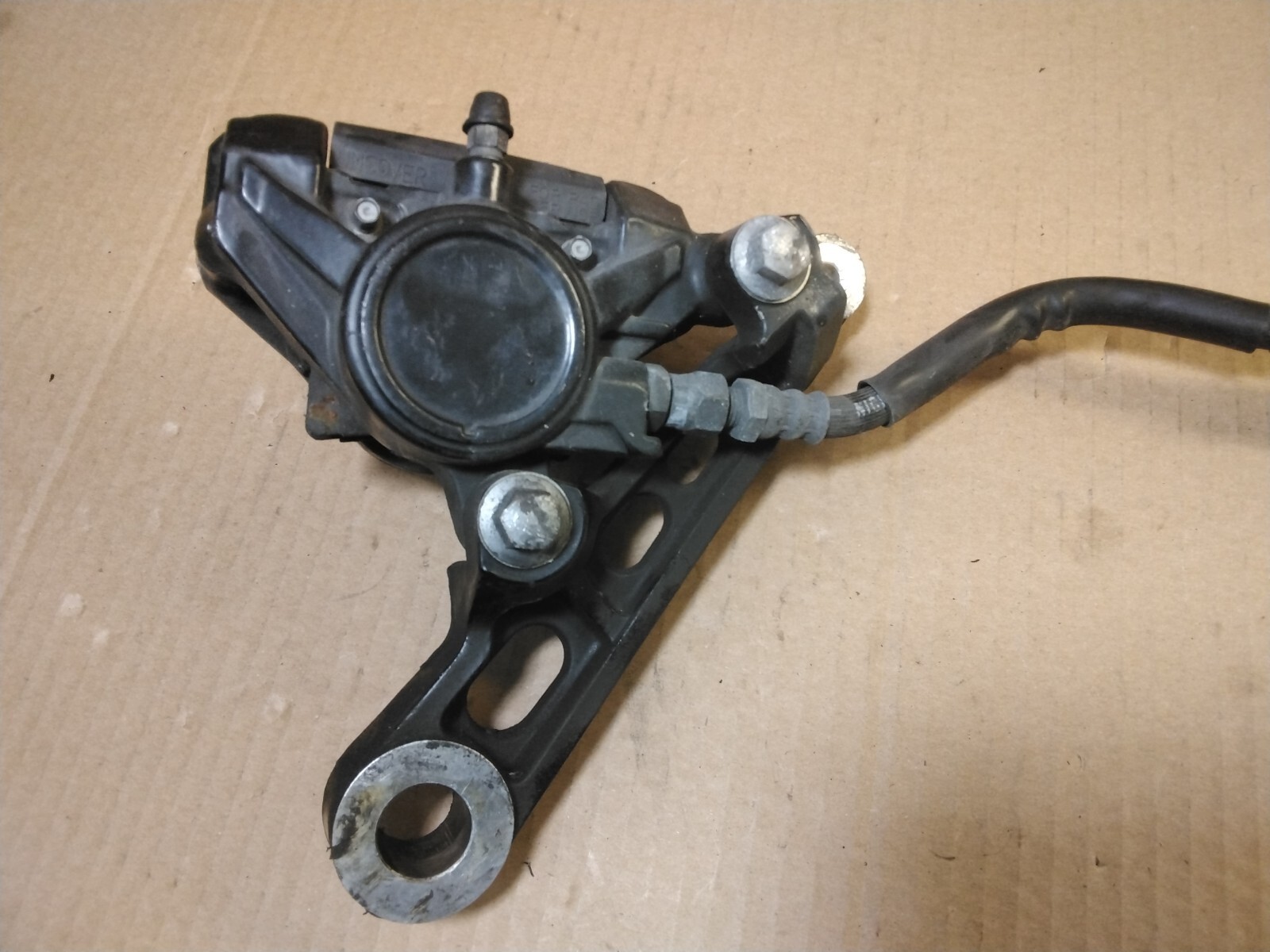 1997-2007 Yamaha YZF600 R Good Rear Brake Caliper Bracket & Pads 600 YZF 600
