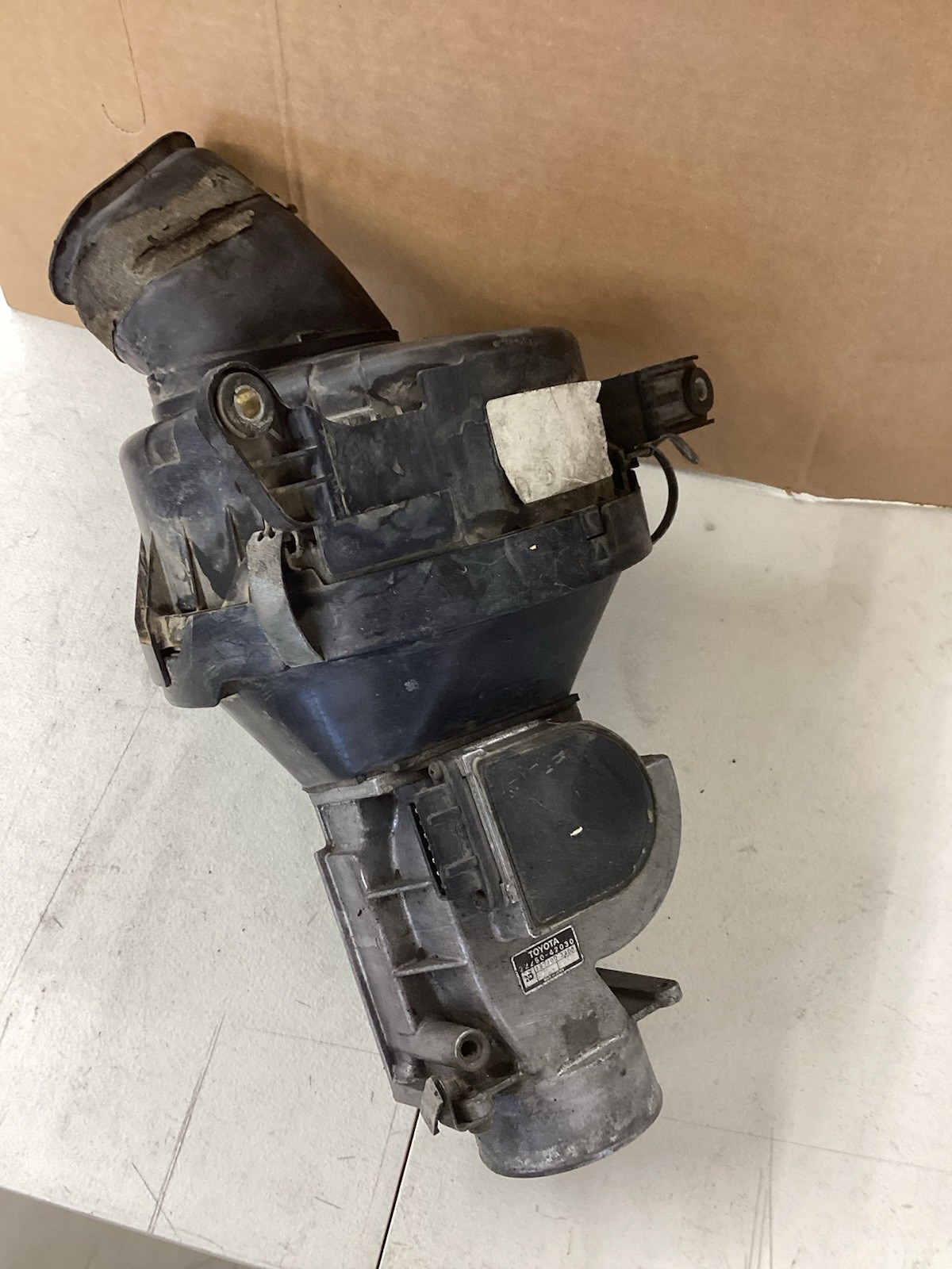 OEM 1989 - 1992 Toyota Supra MK3 Air Flow Meter w/ Air Cleaner 22250-42030 OEM 1989 - 1992 Toyota Supra MK3 Air Flow Meter w/ Air Cleaner 22250-42030