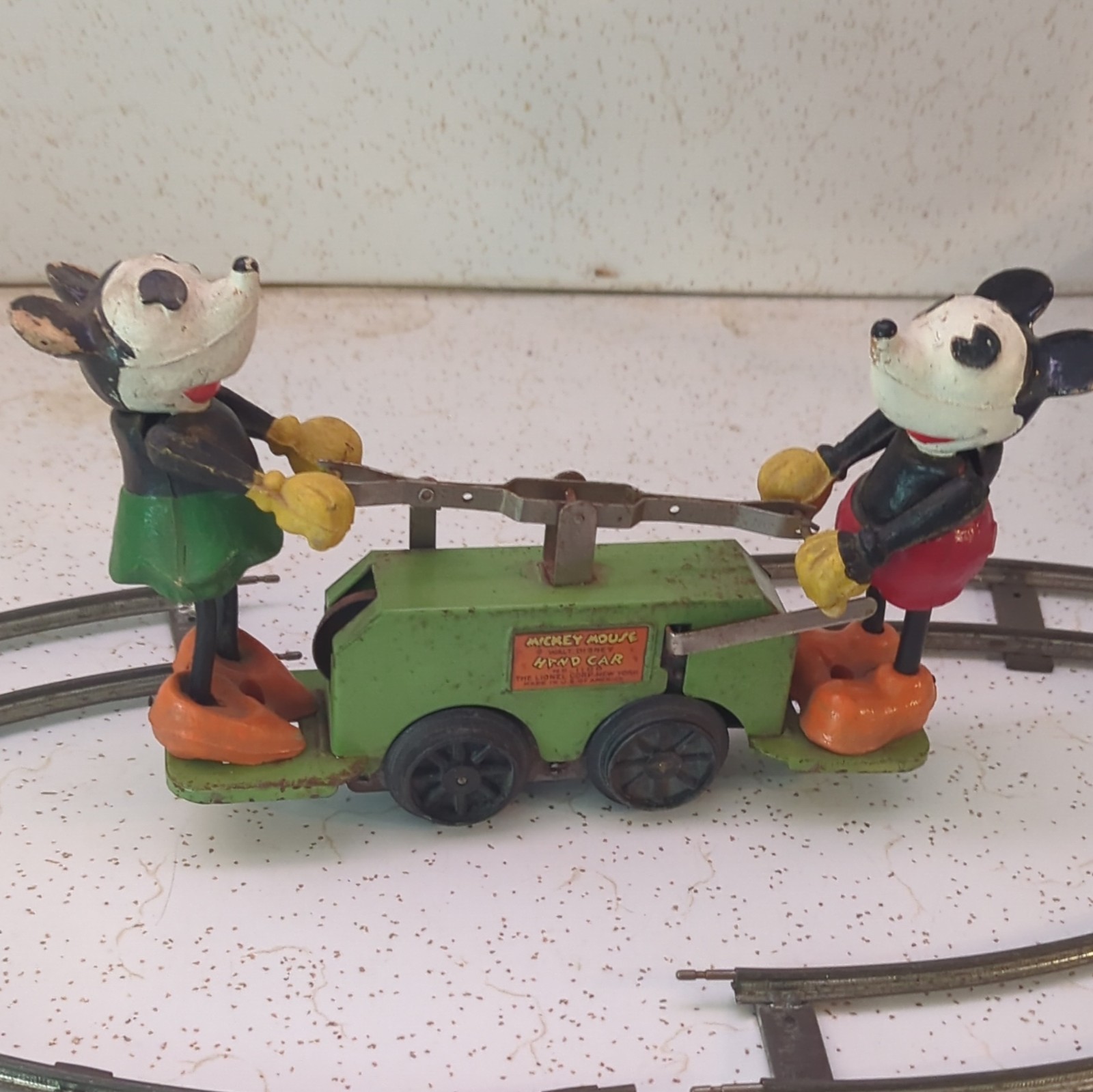 Lionel Mickey Mouse . Hand Car Vintage 1934 Disney. With 5 pieces of Track :} Lionel Mickey Mouse . Hand Car Vintage 1934 Disney. With 5 pieces of Track :}