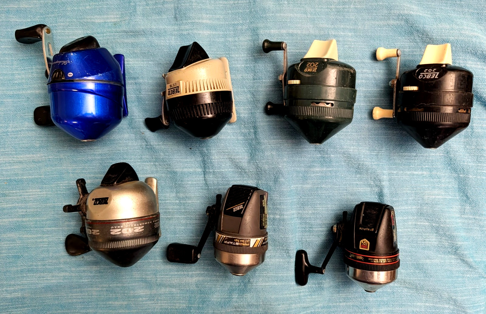 🎣7 Zebco Spincast Reels  PLEASE CHECK THE PHOTOS: INCLUDING 3 VTG USA 202\'s🎣