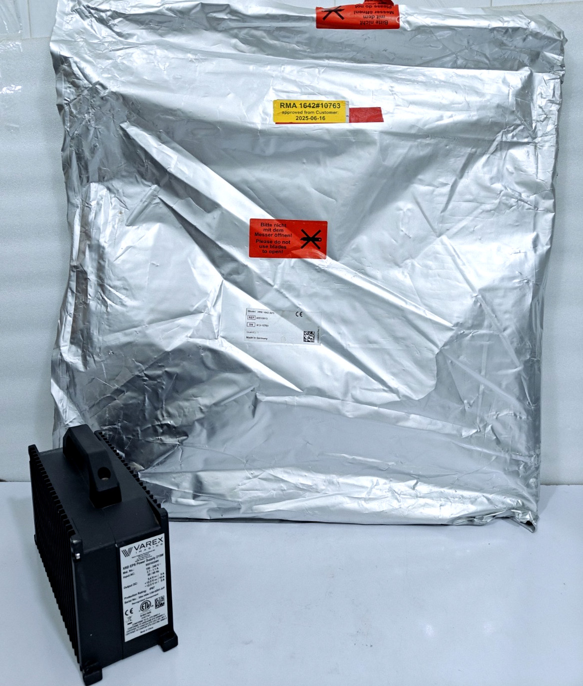 VAREX IMAGING XRD 1642 AP3 DIGITAL DETECTOR SYSTEM & XRD EOS POWER SUPPLY 215W VAREX IMAGING XRD 1642 AP3 DIGITAL DETECTOR SYSTEM & XRD EOS POWER SUPPLY 215W
