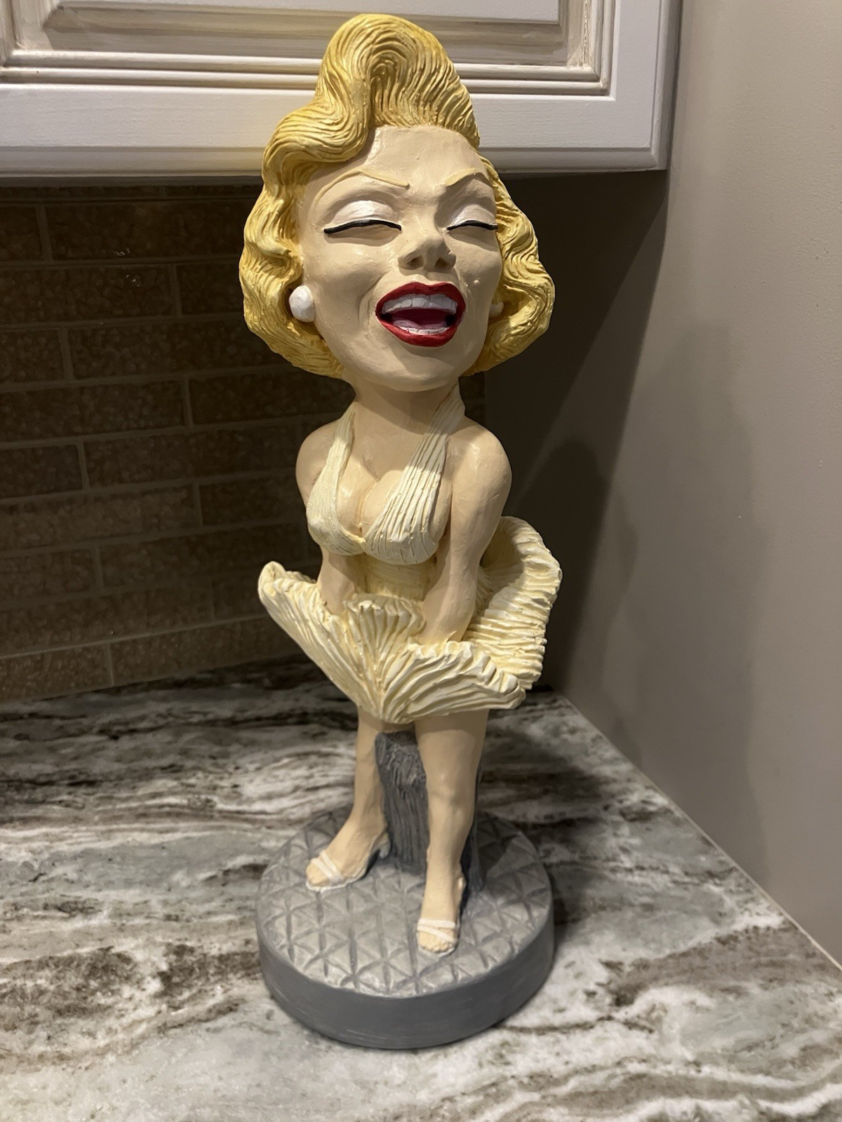 Esco Tuscany Style Chalkware Statue Of Marilyn Monroe 24 Inches Tall 7 Year Itch Esco Tuscany Style Chalkware Statue Of Marilyn Monroe 24 Inches Tall 7 Year Itch