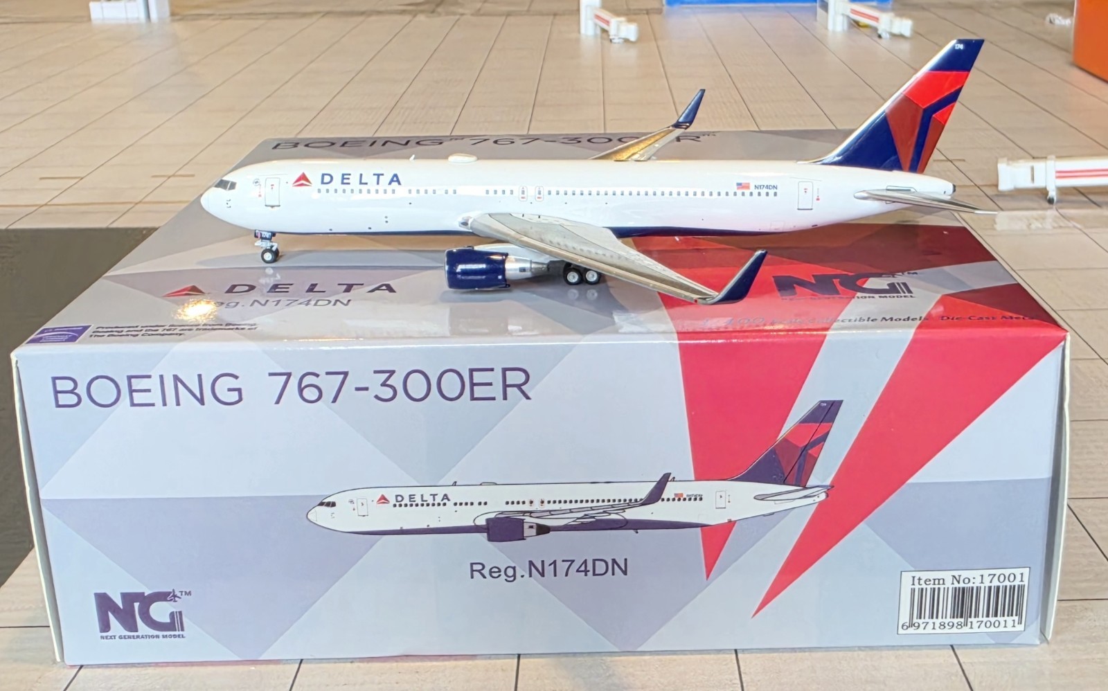 DELTA AIRLINES 767-300ER 1/400 NG N174DN
