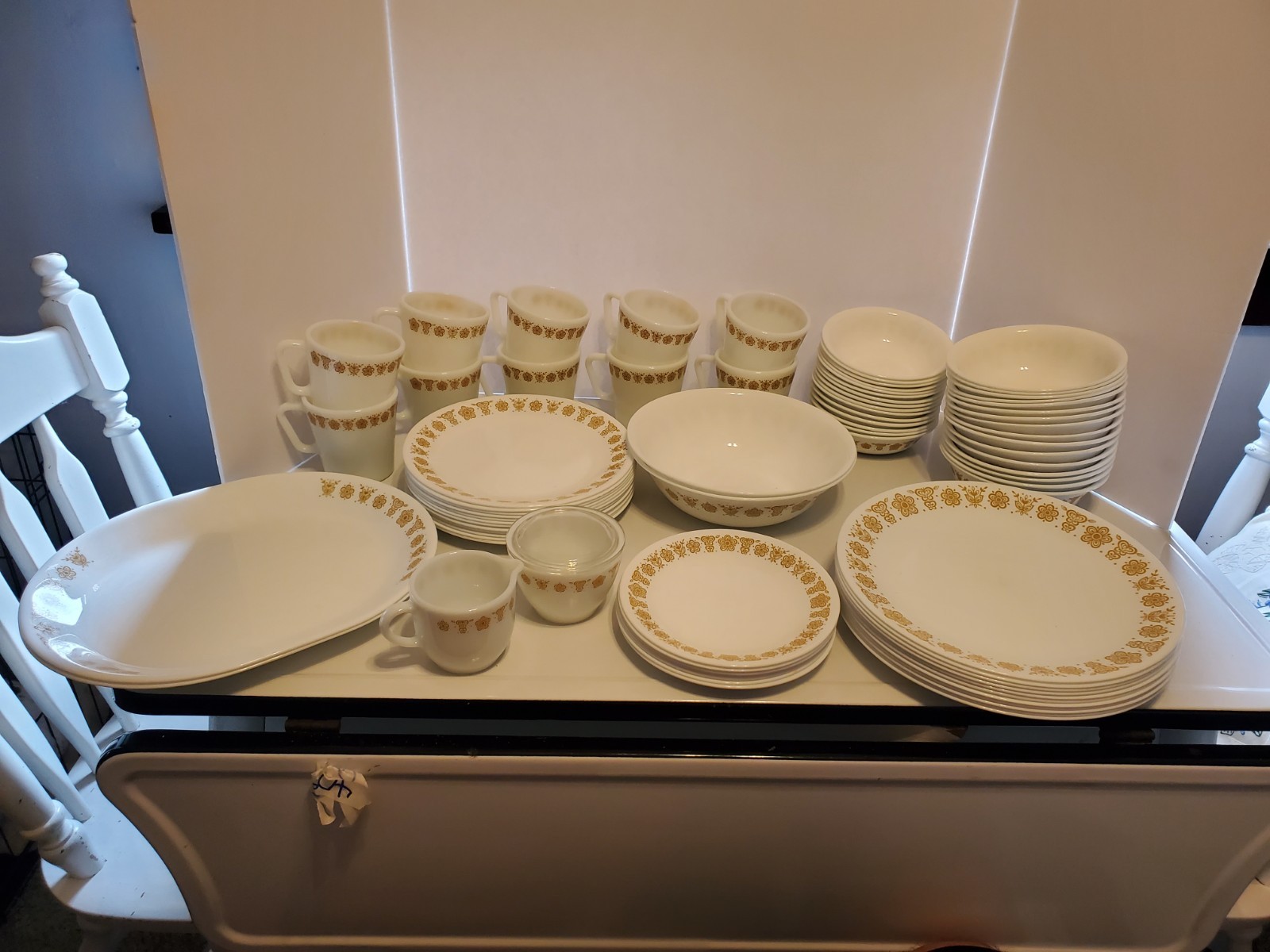 FullSet Of Corelle/Pyrex Butterfly Gold FullSet Of Corelle/Pyrex Butterfly Gold
