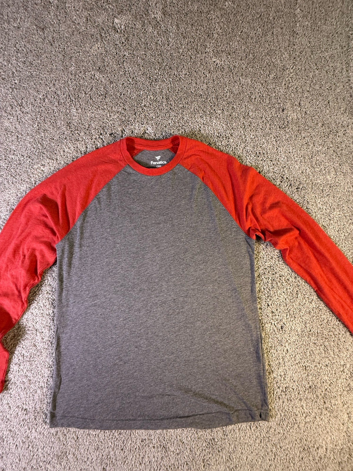 NWOT Fanatics Men’s Baseball T Shirt Long Sleeve Gray and Red Size Large