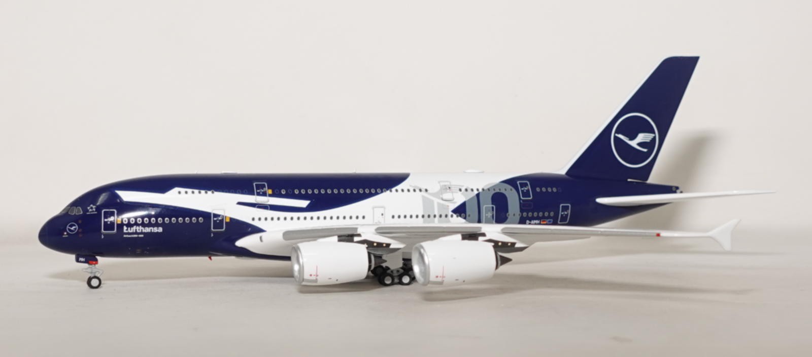 1:400 NG Models Lufthansa A380-800 D-AIMH 93991 38002 Airplane Model